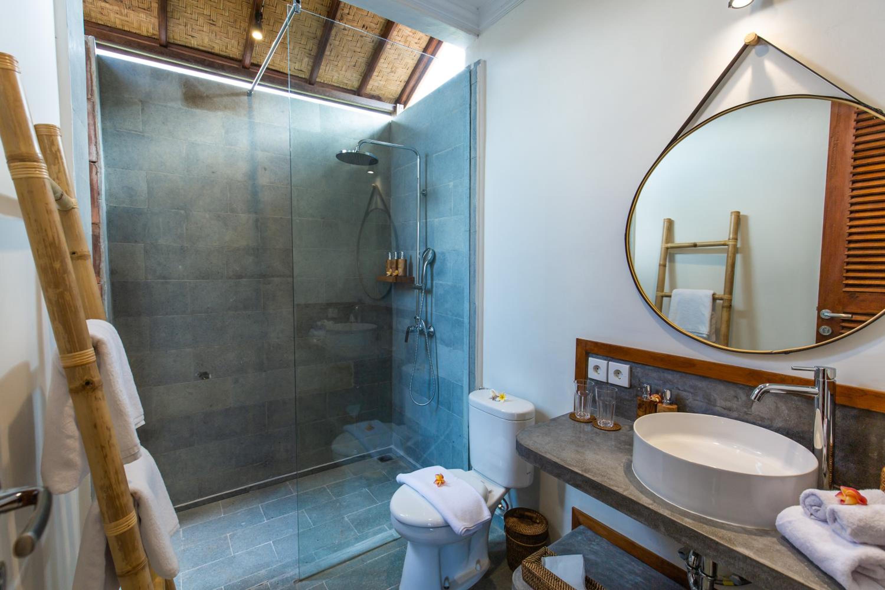 Standard Double or Twin Room with Sea View - Photo 4