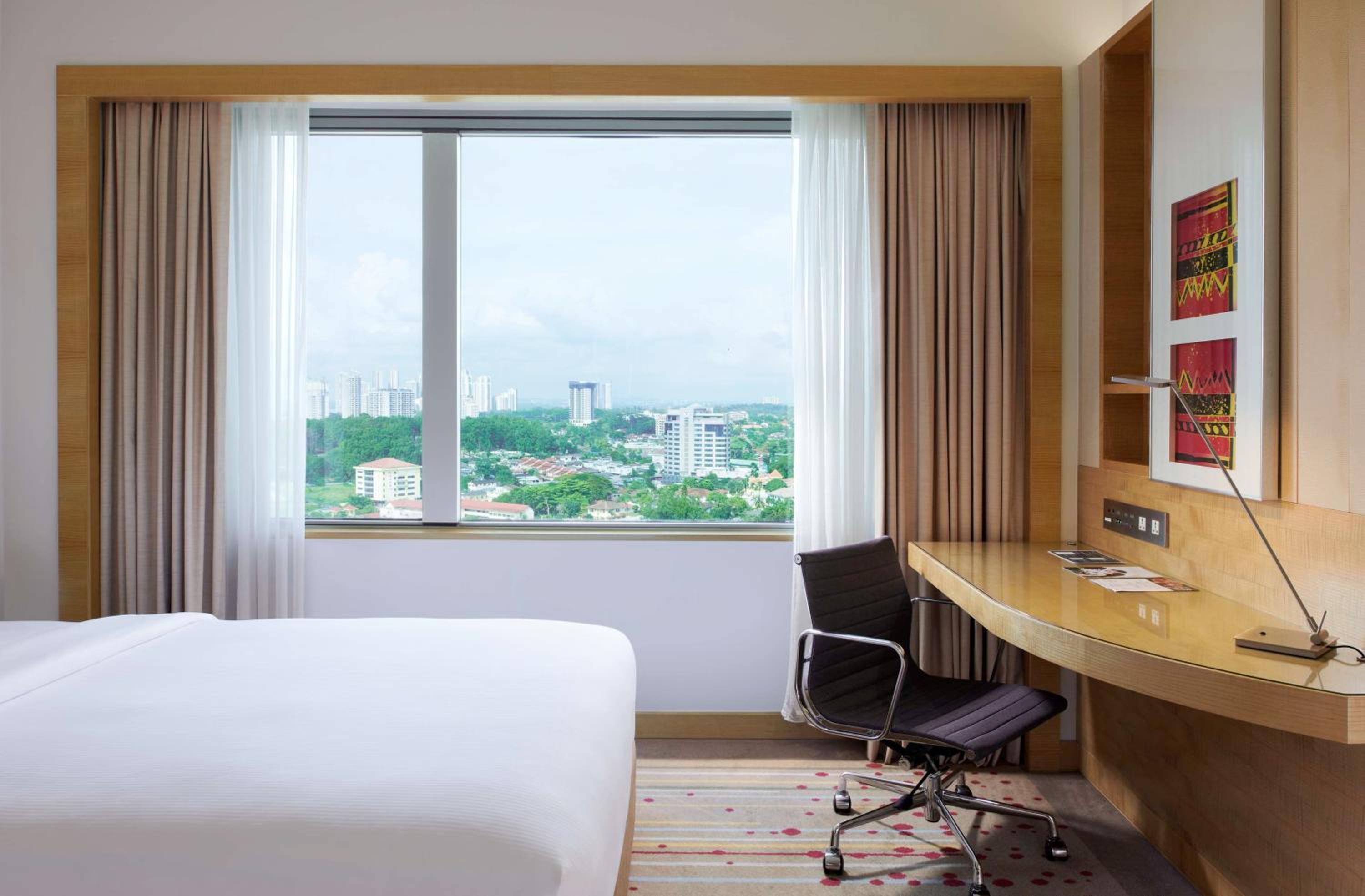 Deluxe Twin Room High Floor - Photo 1