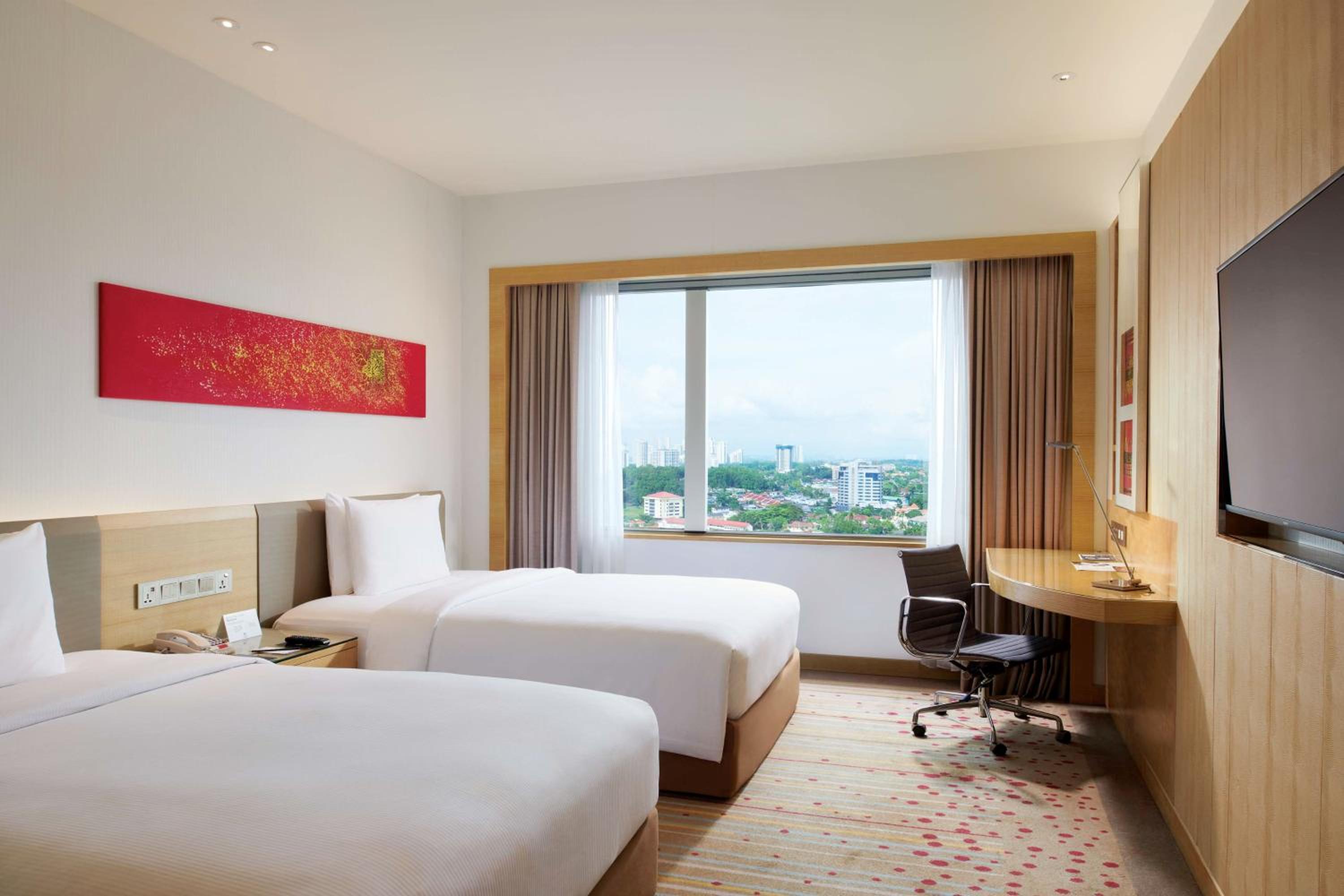 Deluxe Twin Room High Floor - Photo 4