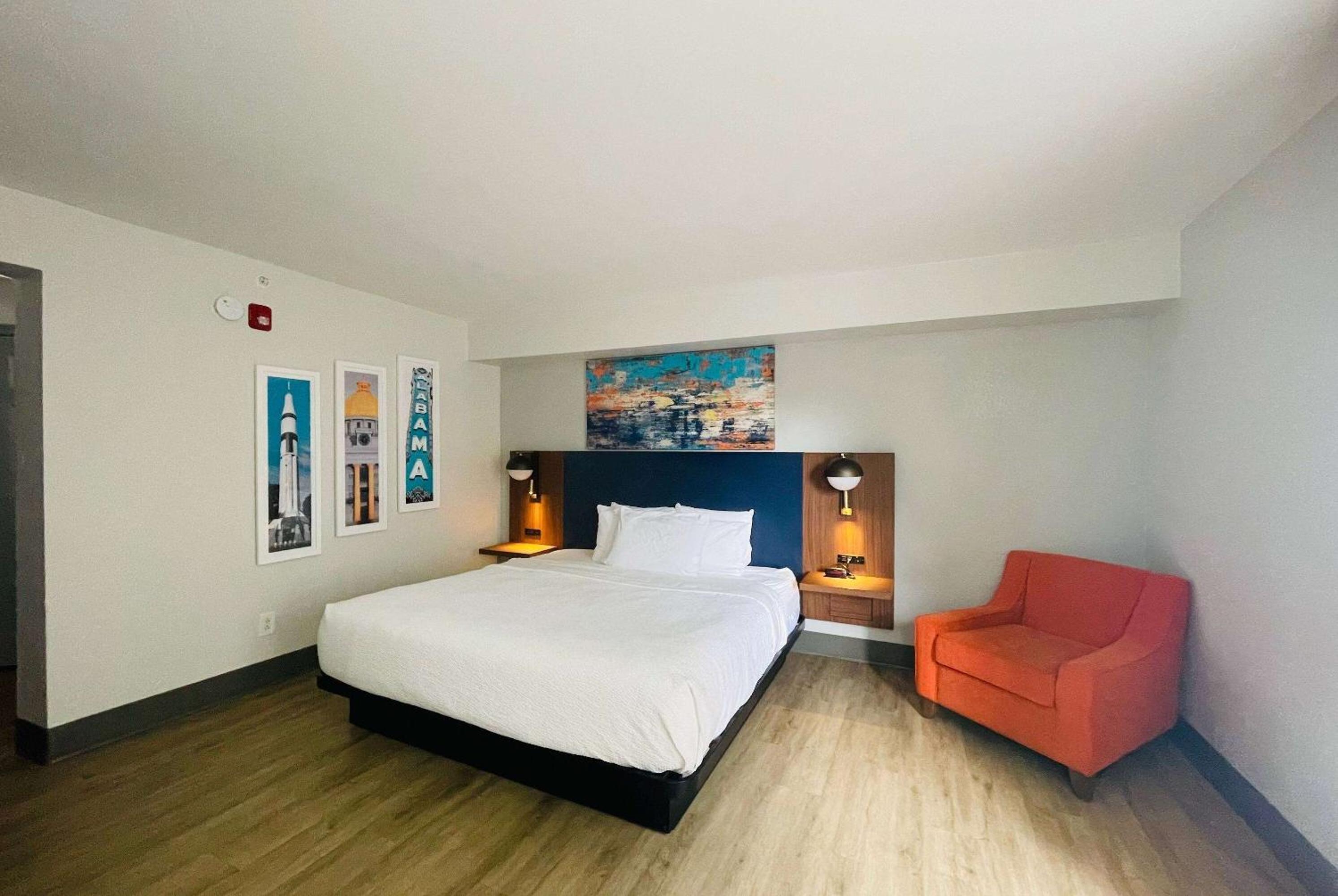 King Room - Mobility Accessible/Non-Smoking - Photo 4
