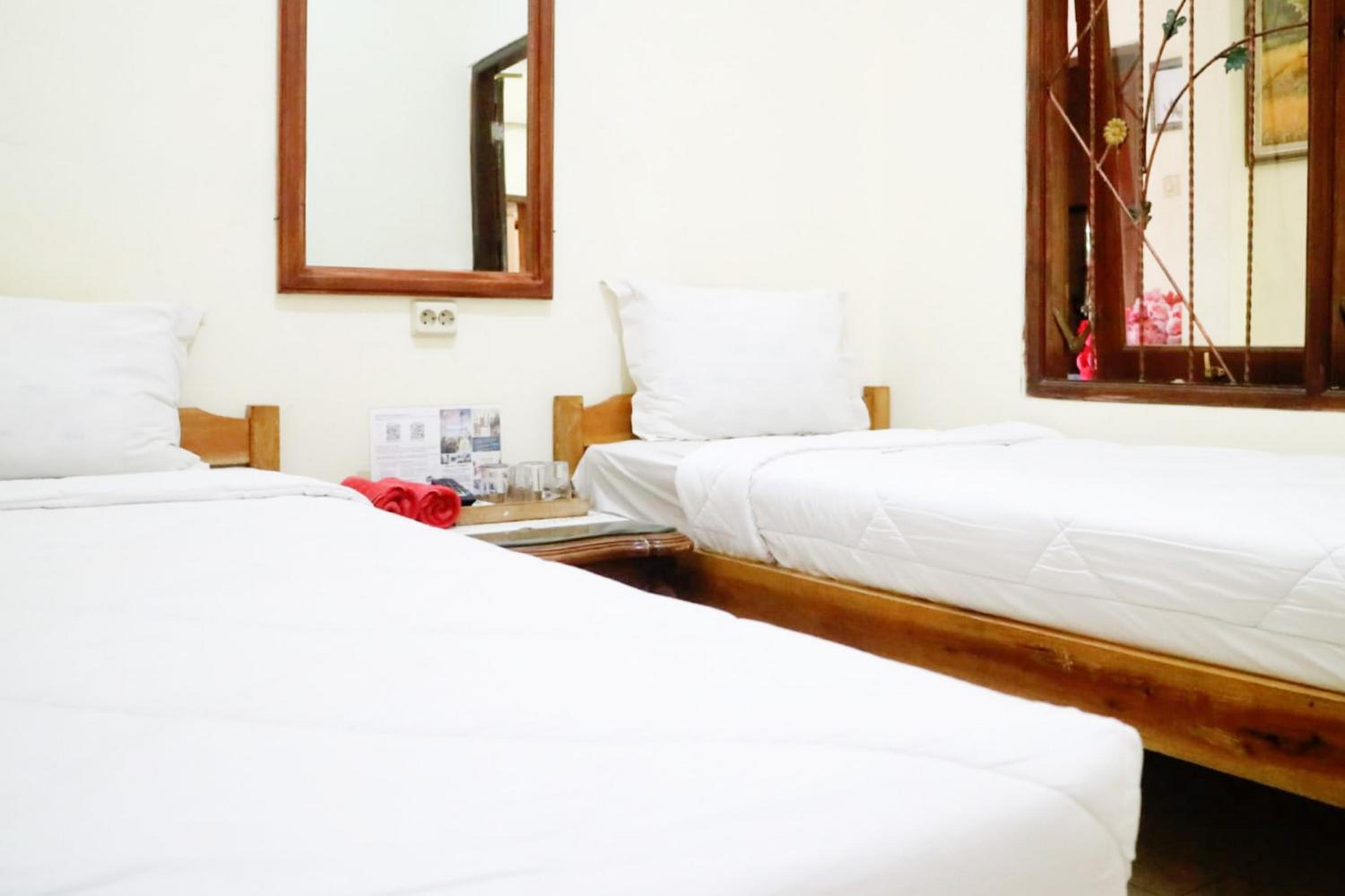 Standard Twin Room - Photo 2