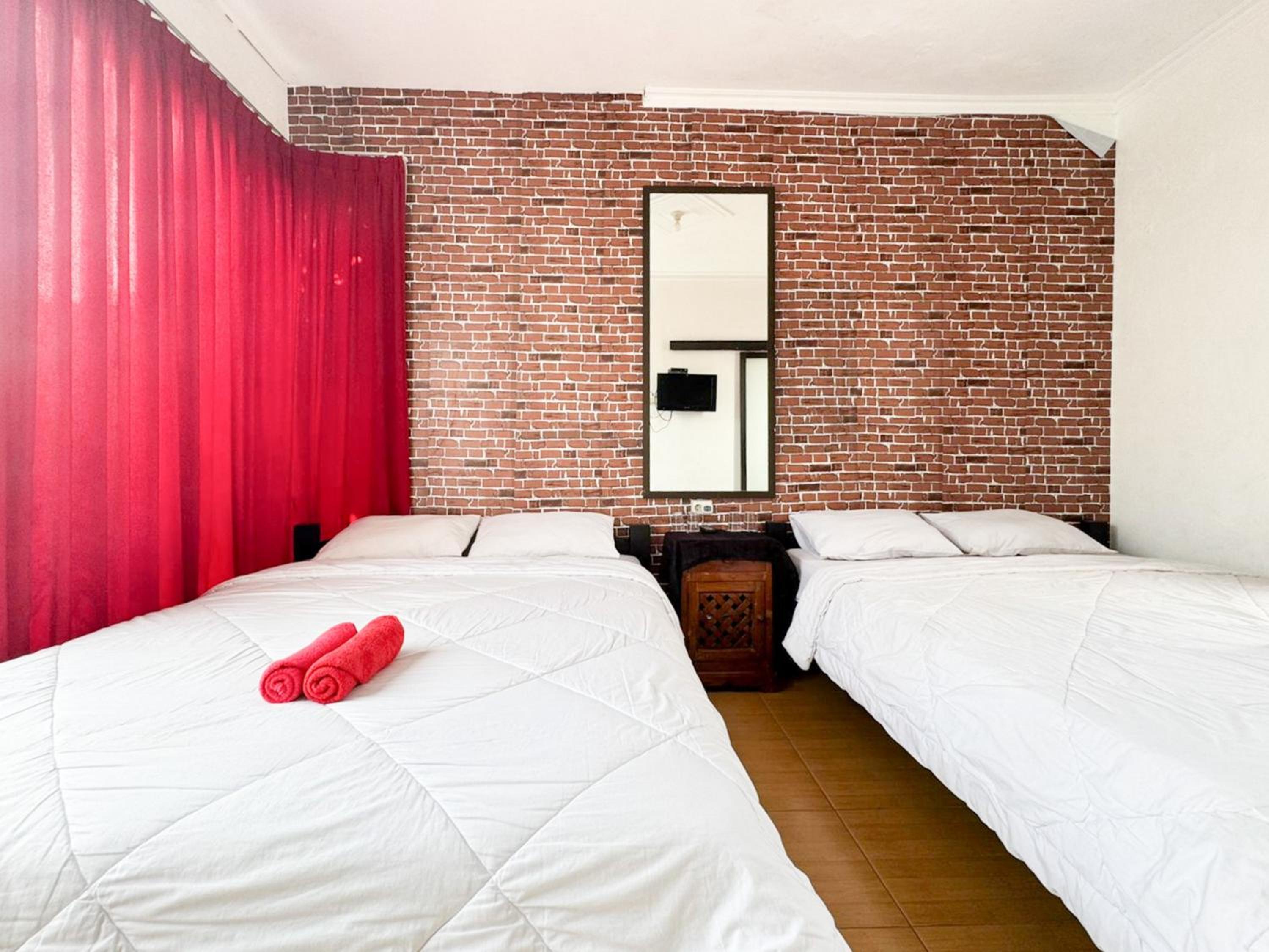 Deluxe Family Room - Photo 5