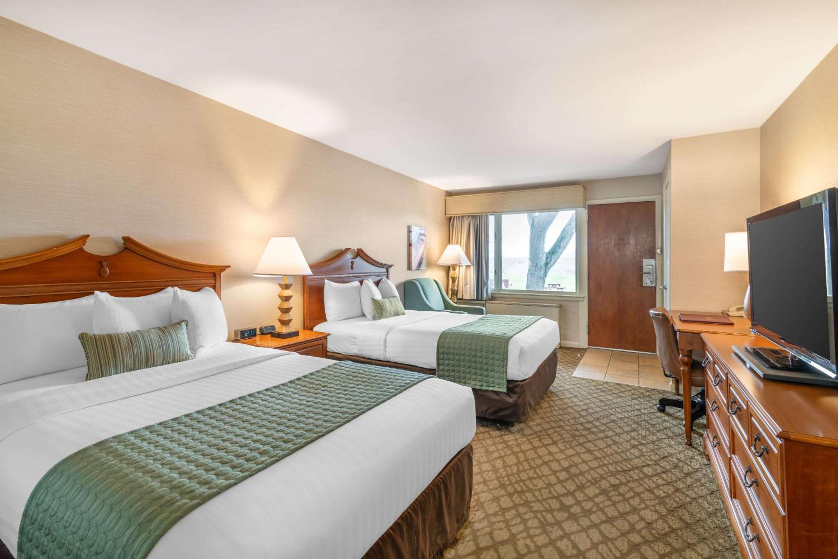 Standard Double Room with Two Double Beds - Non-Smoking photo 3