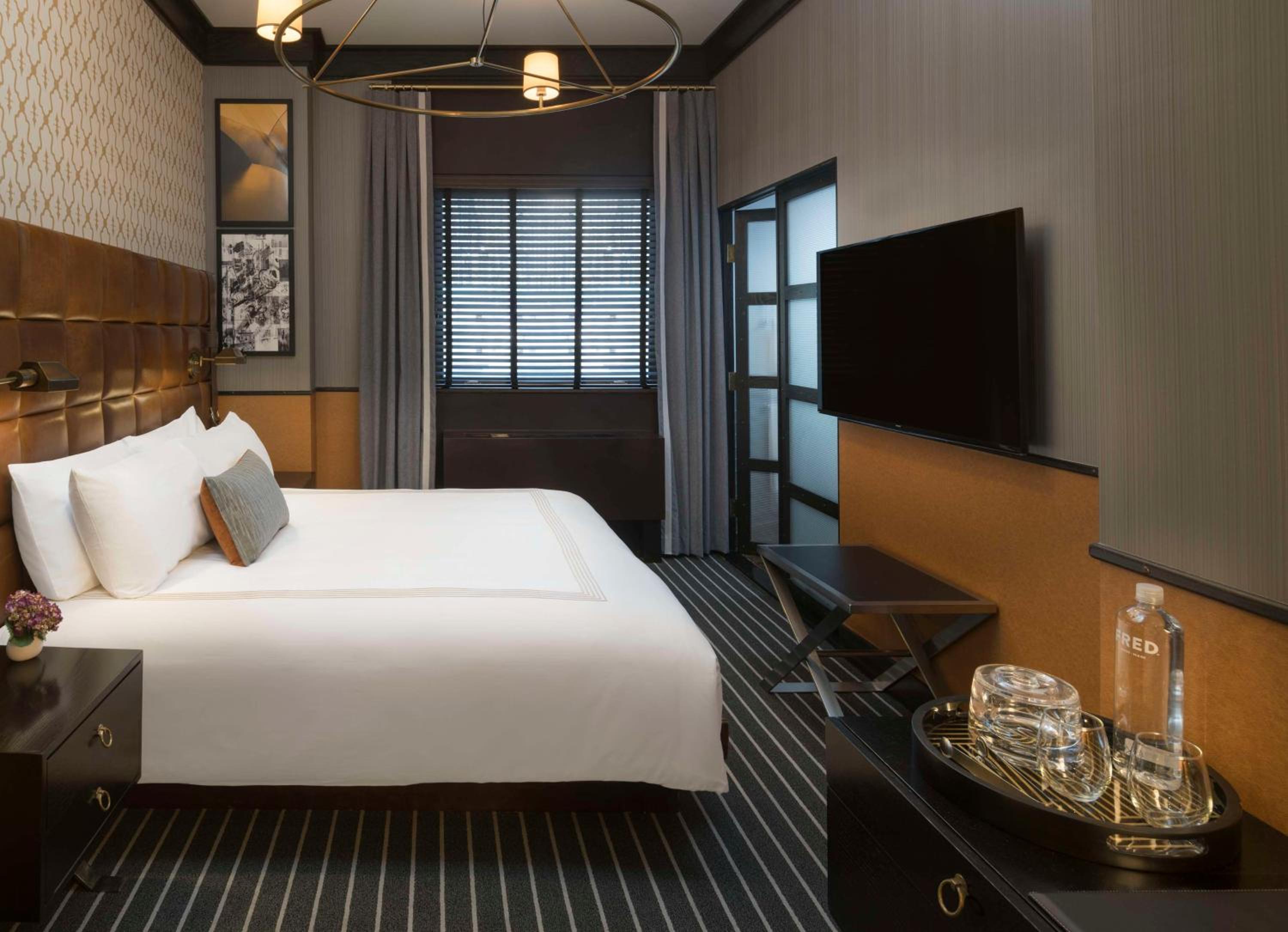 King Room with Accessible Tub - Disability Access
