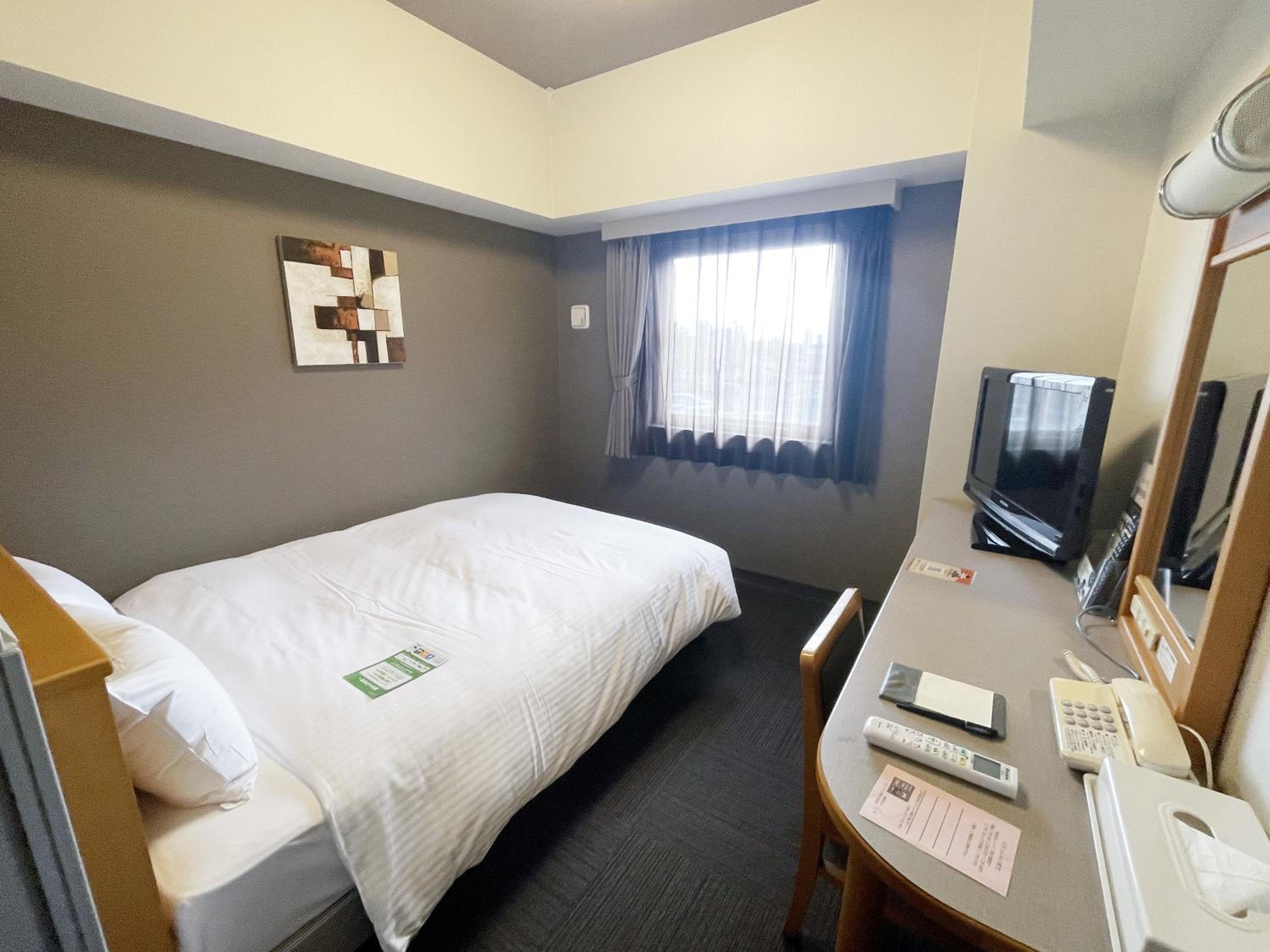 Double Room with Small Double Bed - Non-Smoking - Photo 1