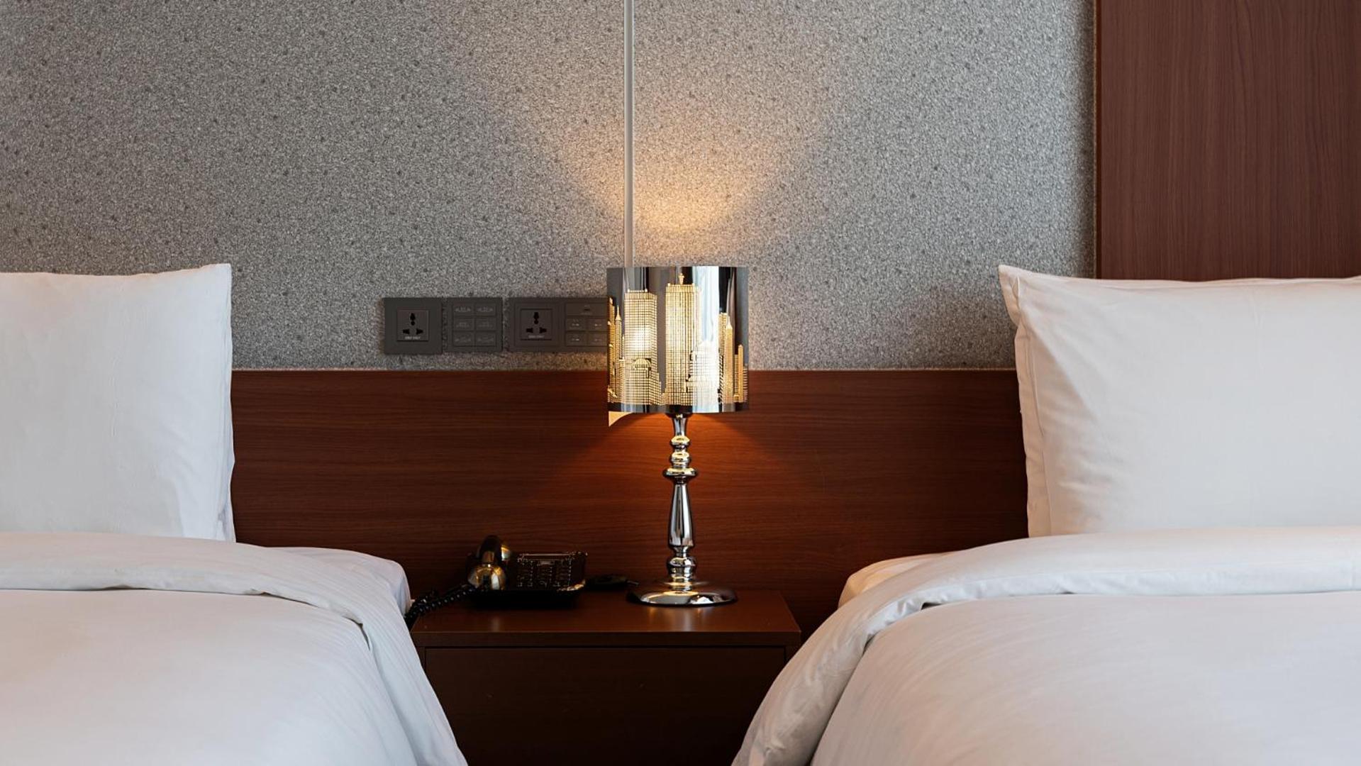 Deluxe King Room with Full Ocean View - Photo 1
