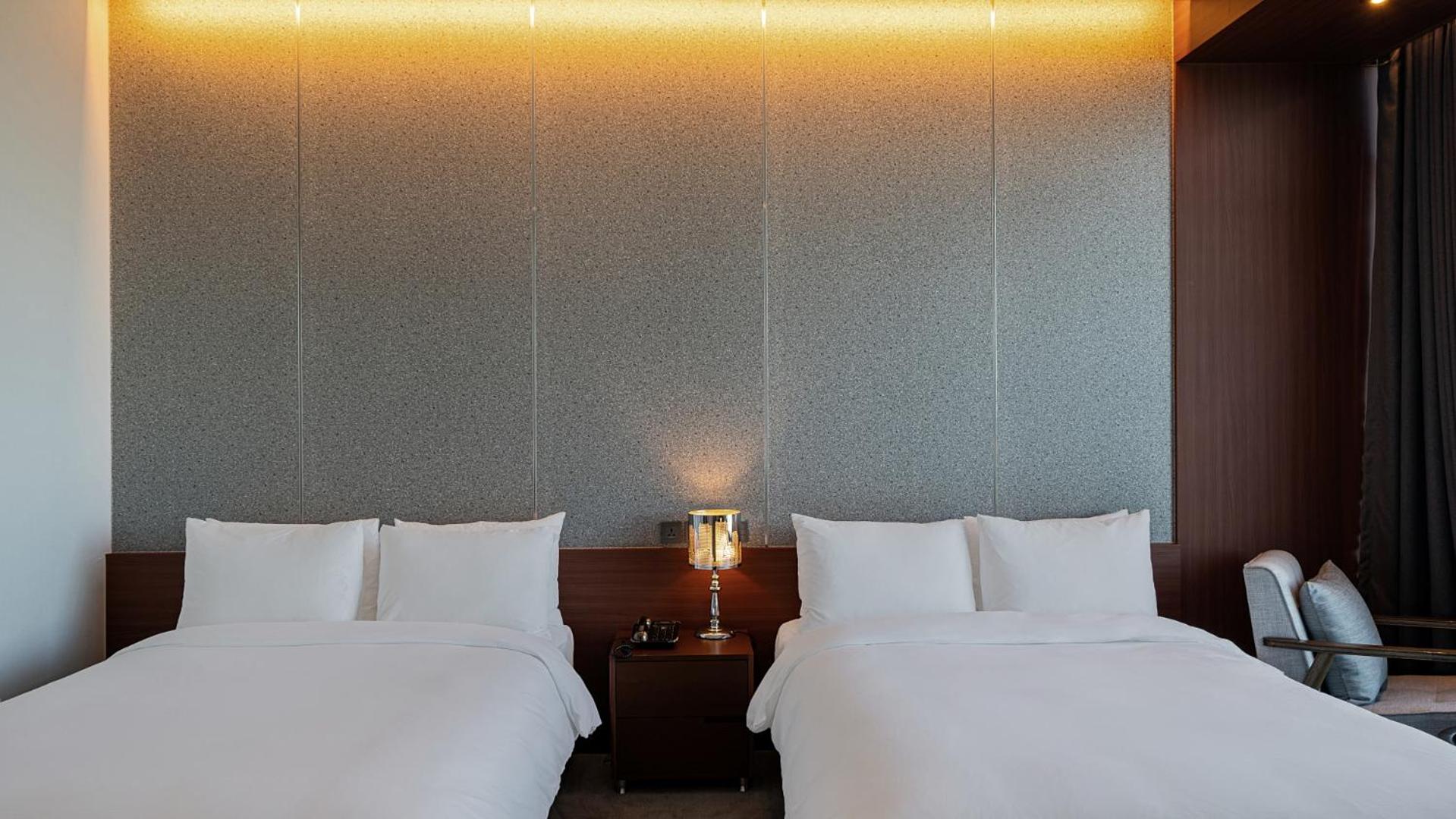 Family Twin Room with Full Ocean View - Photo 7