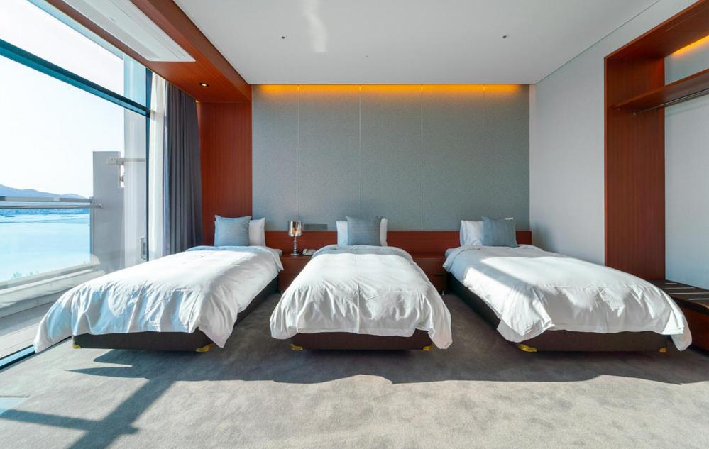 Triple Room with Full Ocean View - Photo 3