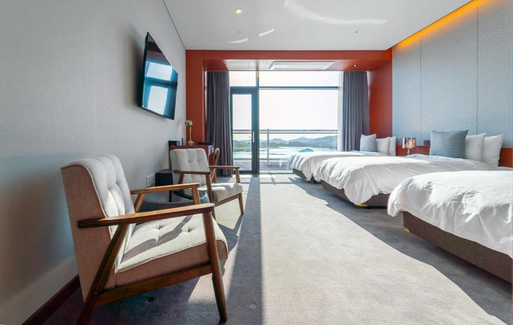 Triple Room with Full Ocean View - Photo 1