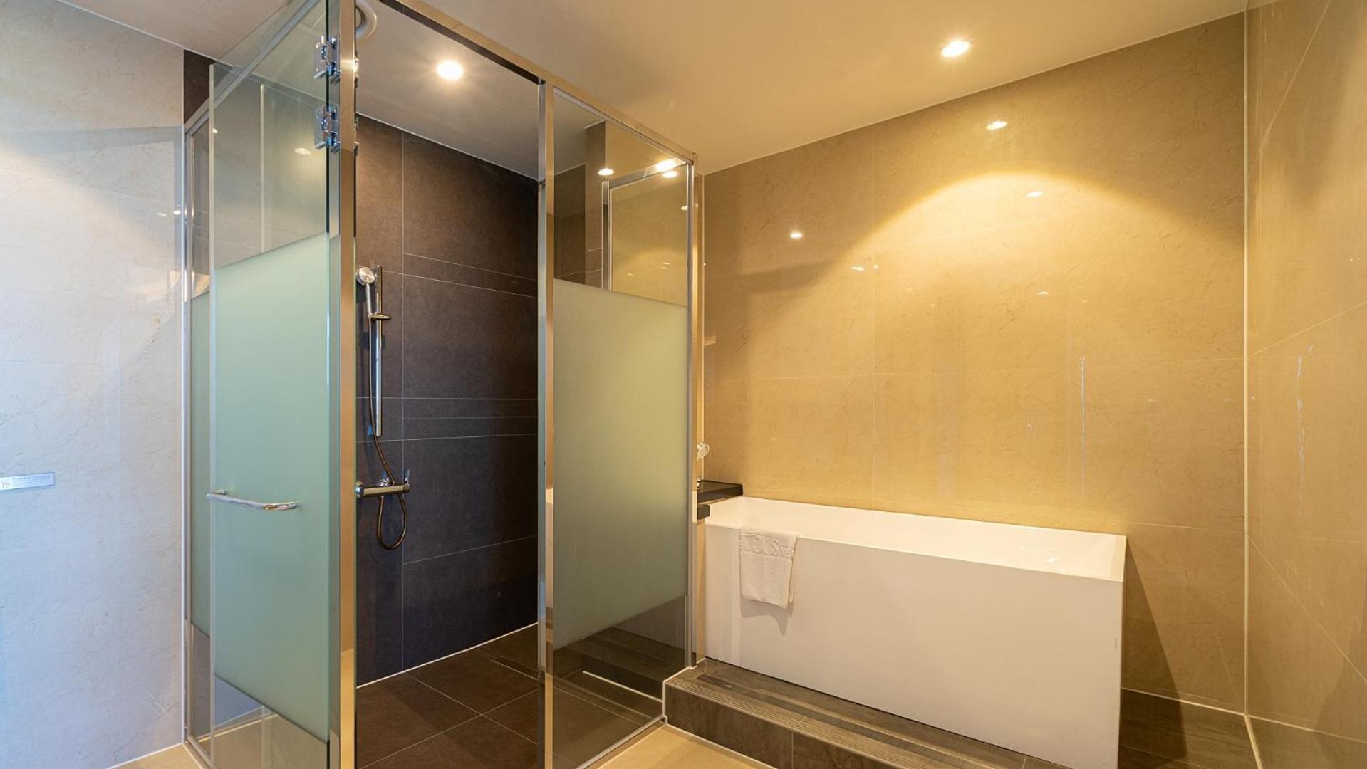 Family Suite with Full Ocean View - Photo 6