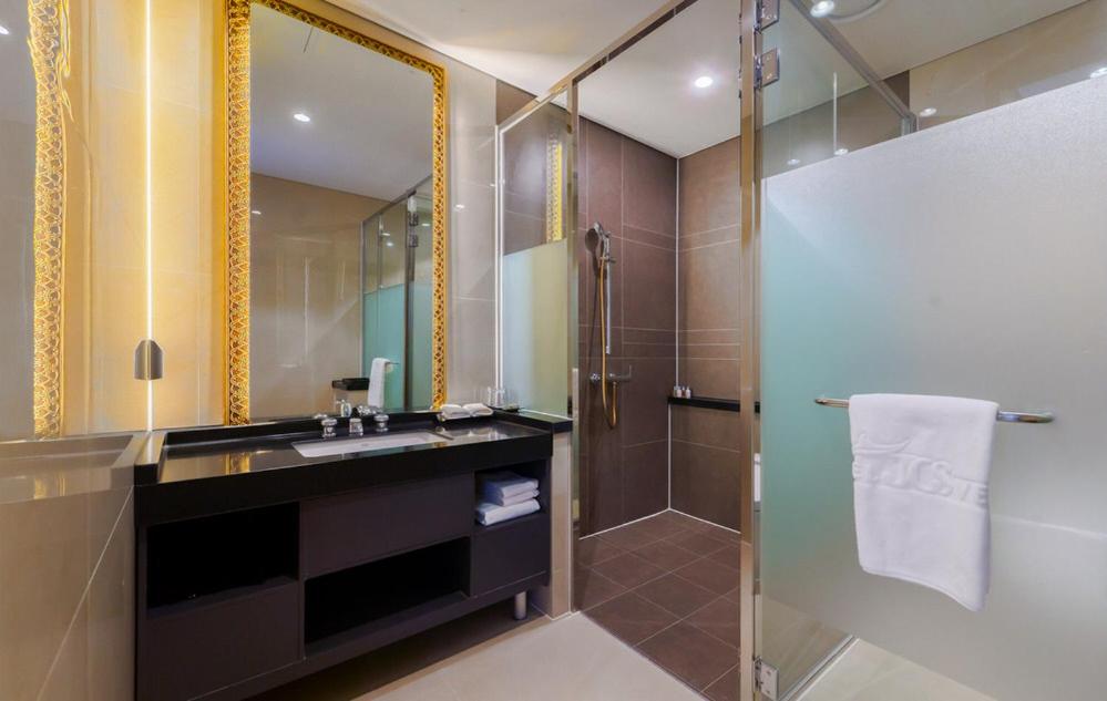 Royal Suite with Full Ocean View - Photo 11