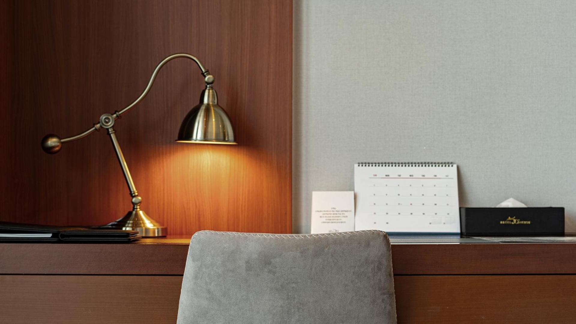 Diamond Suite with Full Ocean View + Breakfast for 2 + Yacht Discount Coupon + Karaoke Discount Coupon (available on Friday and Saturday)  - Photo 12