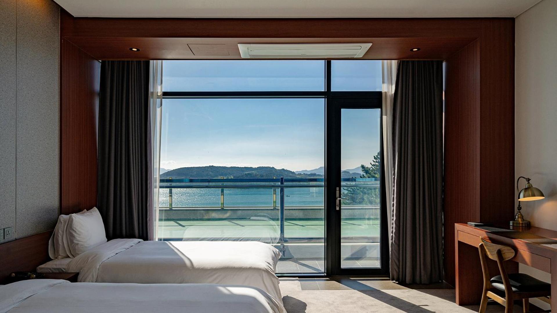 Triple Room With Half Ocean View - Photo 5