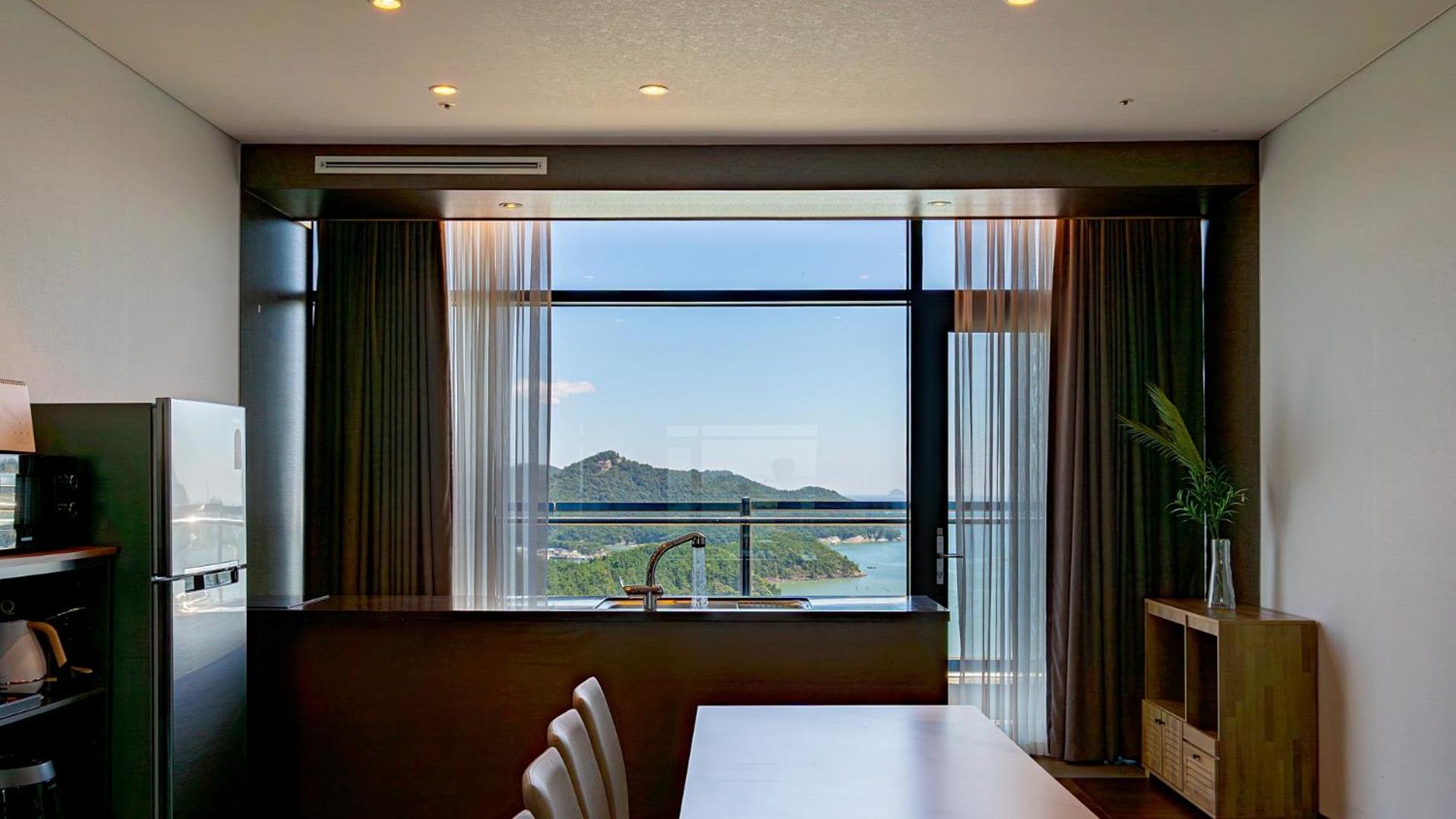 [Free Breakfast for 4] Multiple Tower Suite - Photo 11
