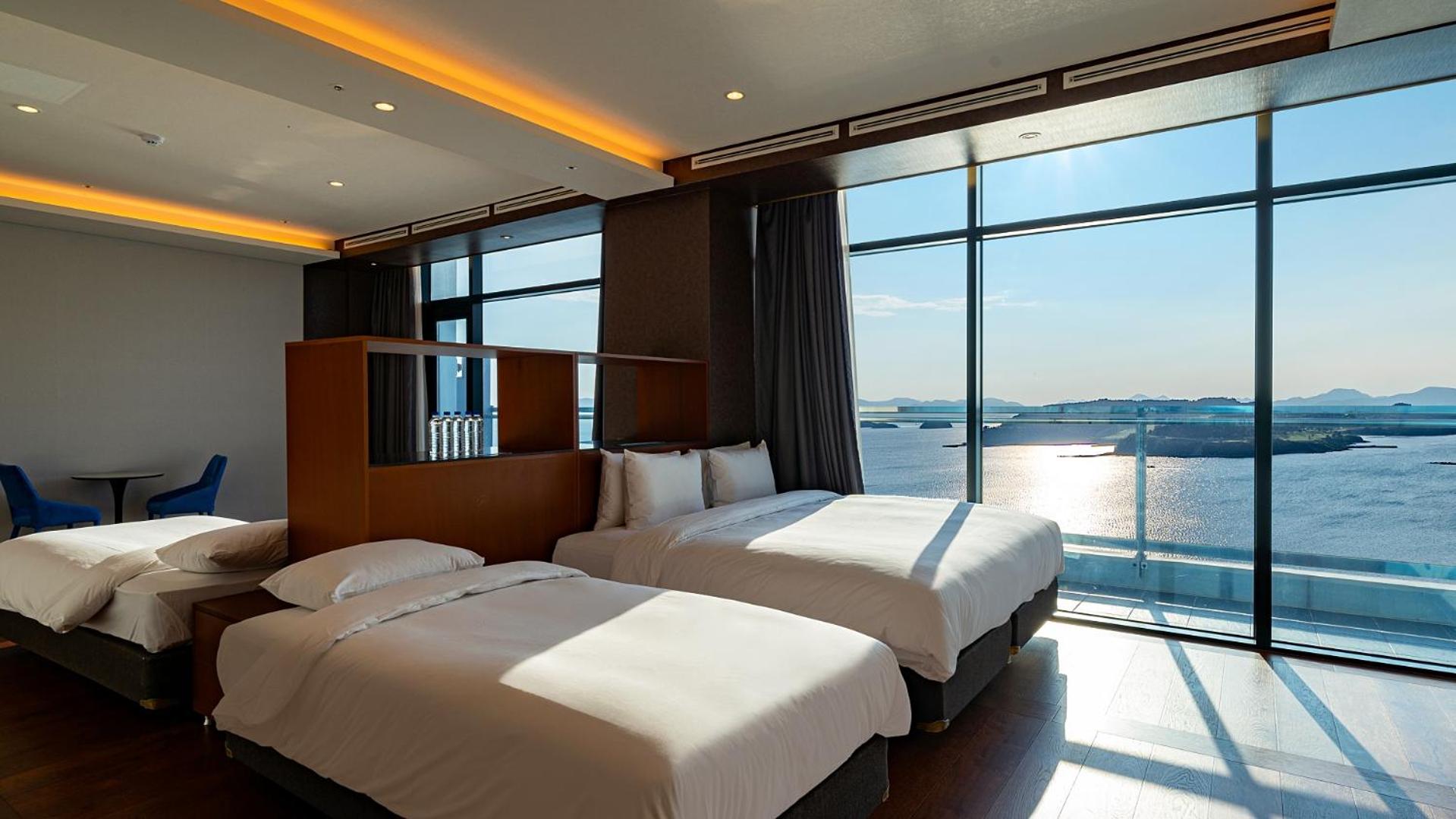 [Free Breakfast for 4] Multiple Tower Suite - Photo 15