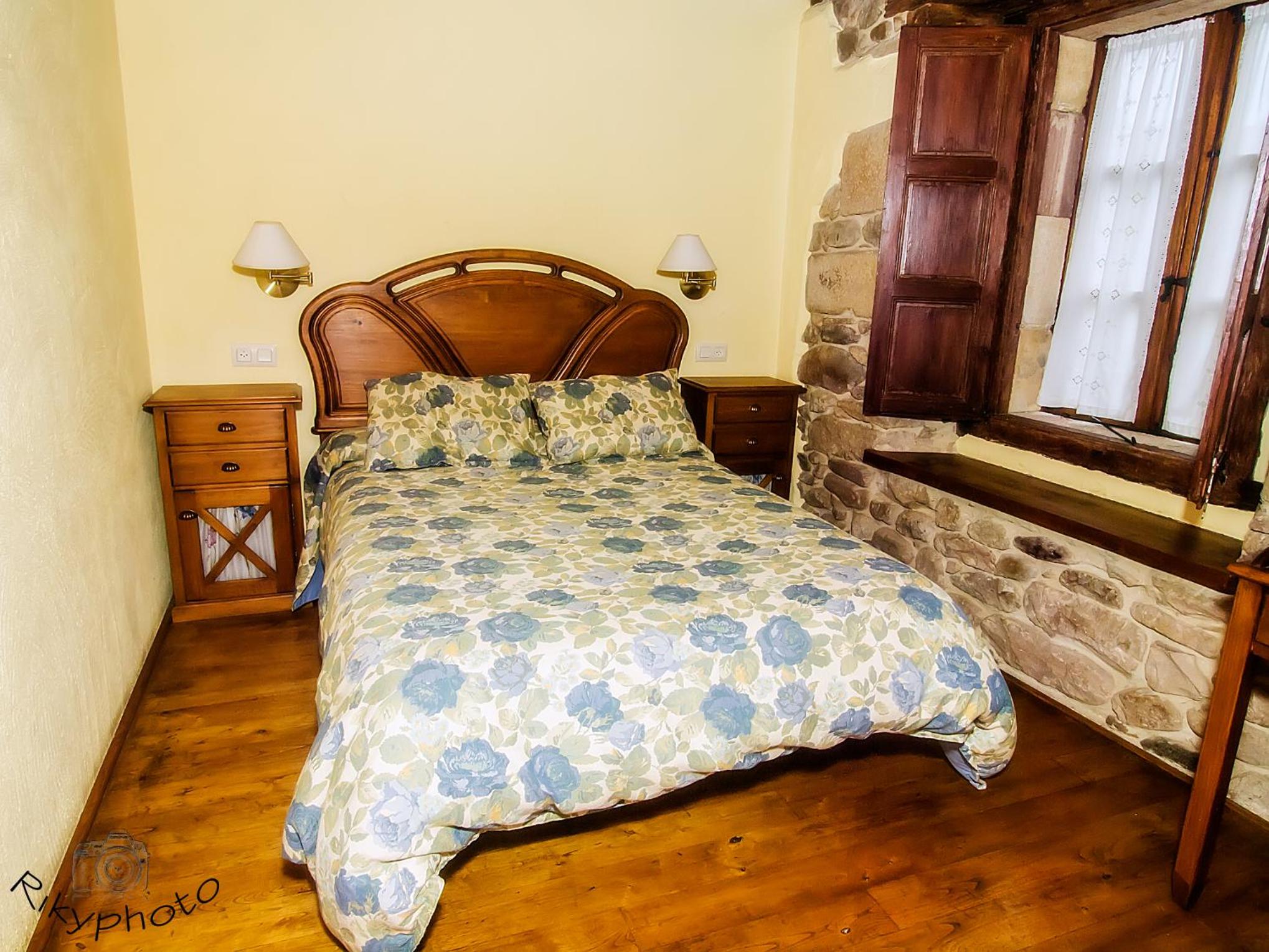 Double Room with Balcony - Photo 2