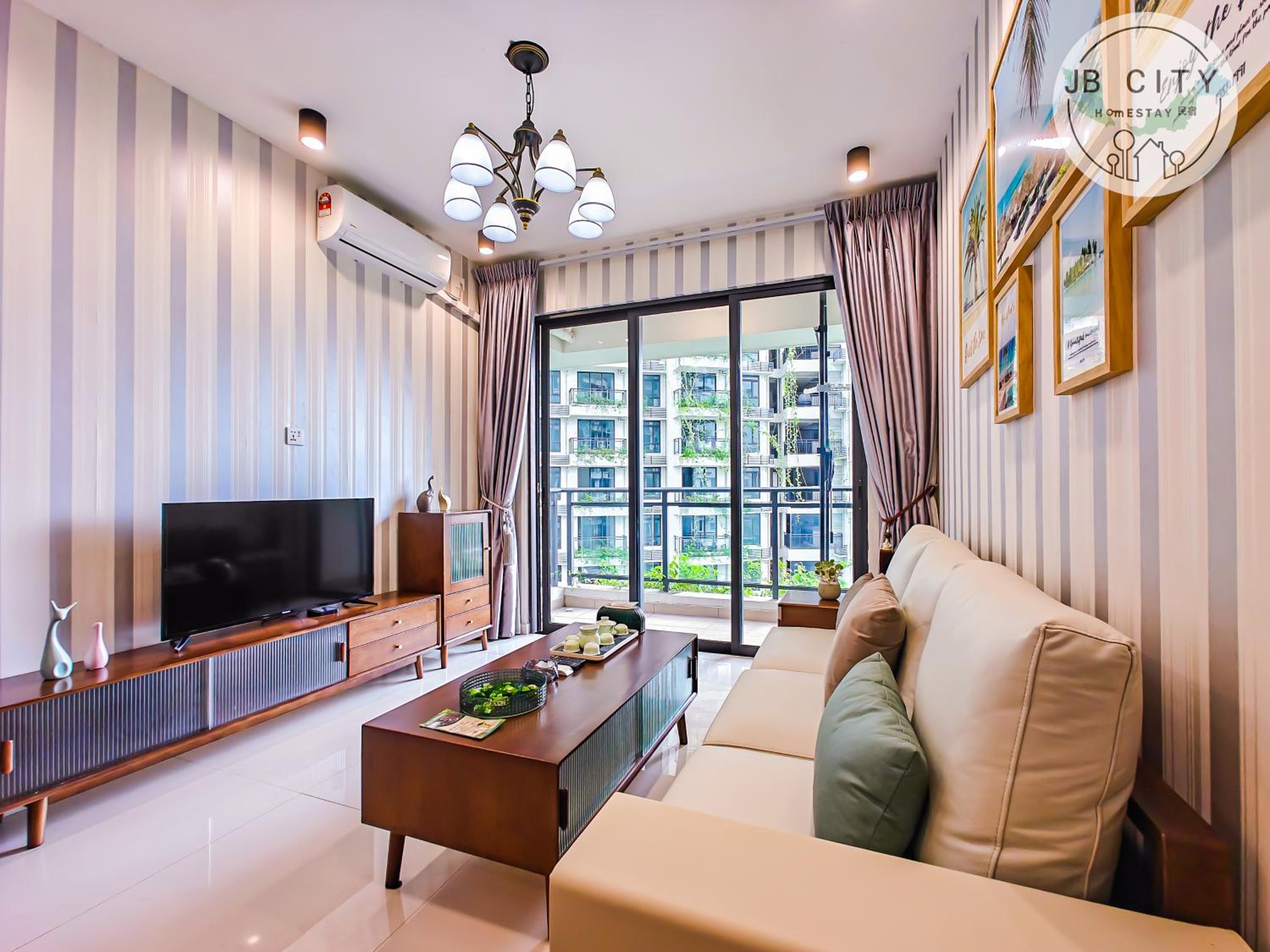 Apartment With Balcony photo 2
