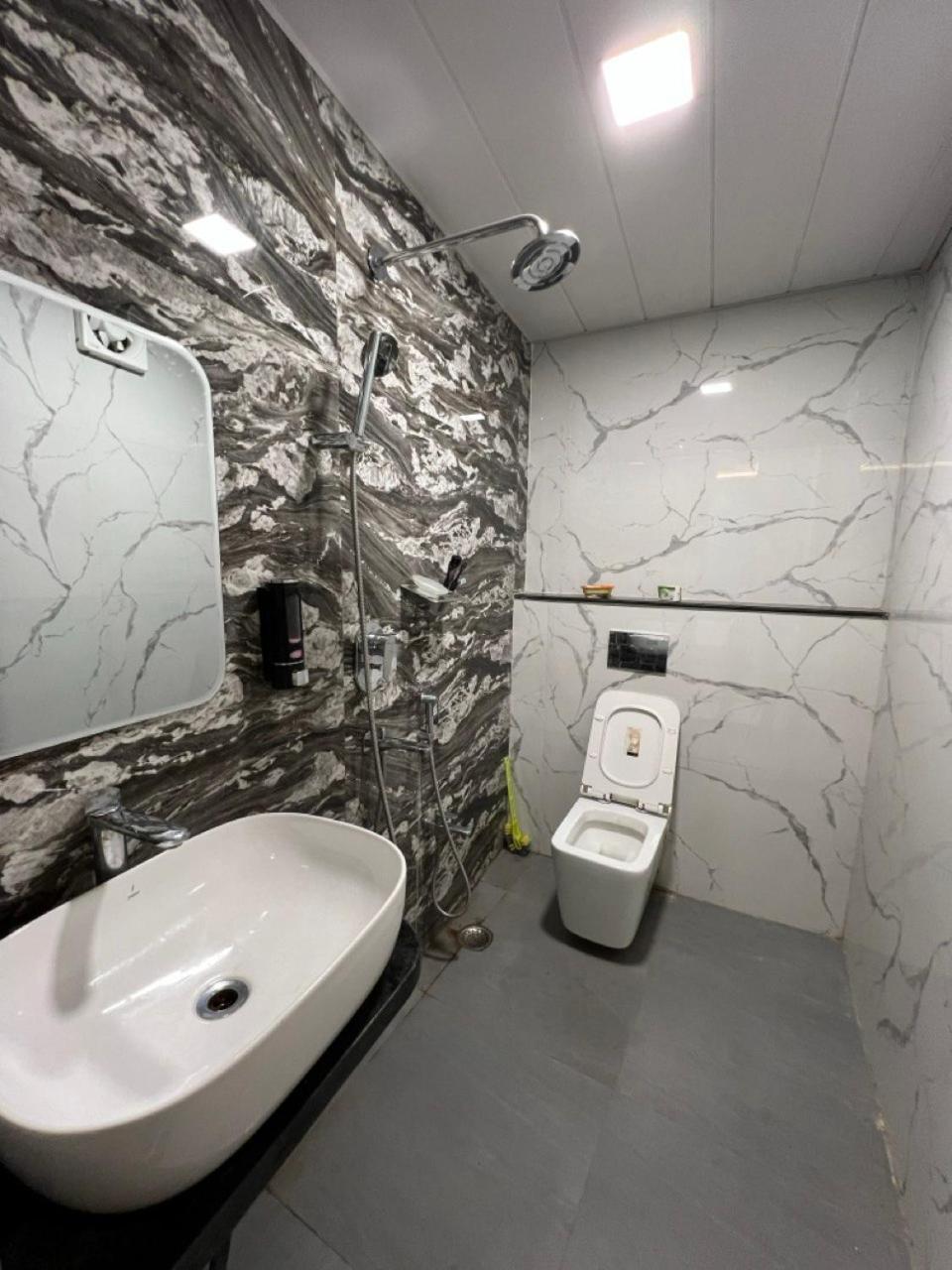 Double Room with Private Bathroom photo 2