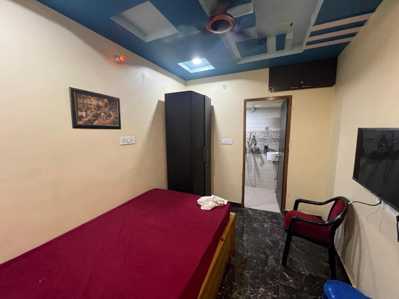 Single Room photo 3