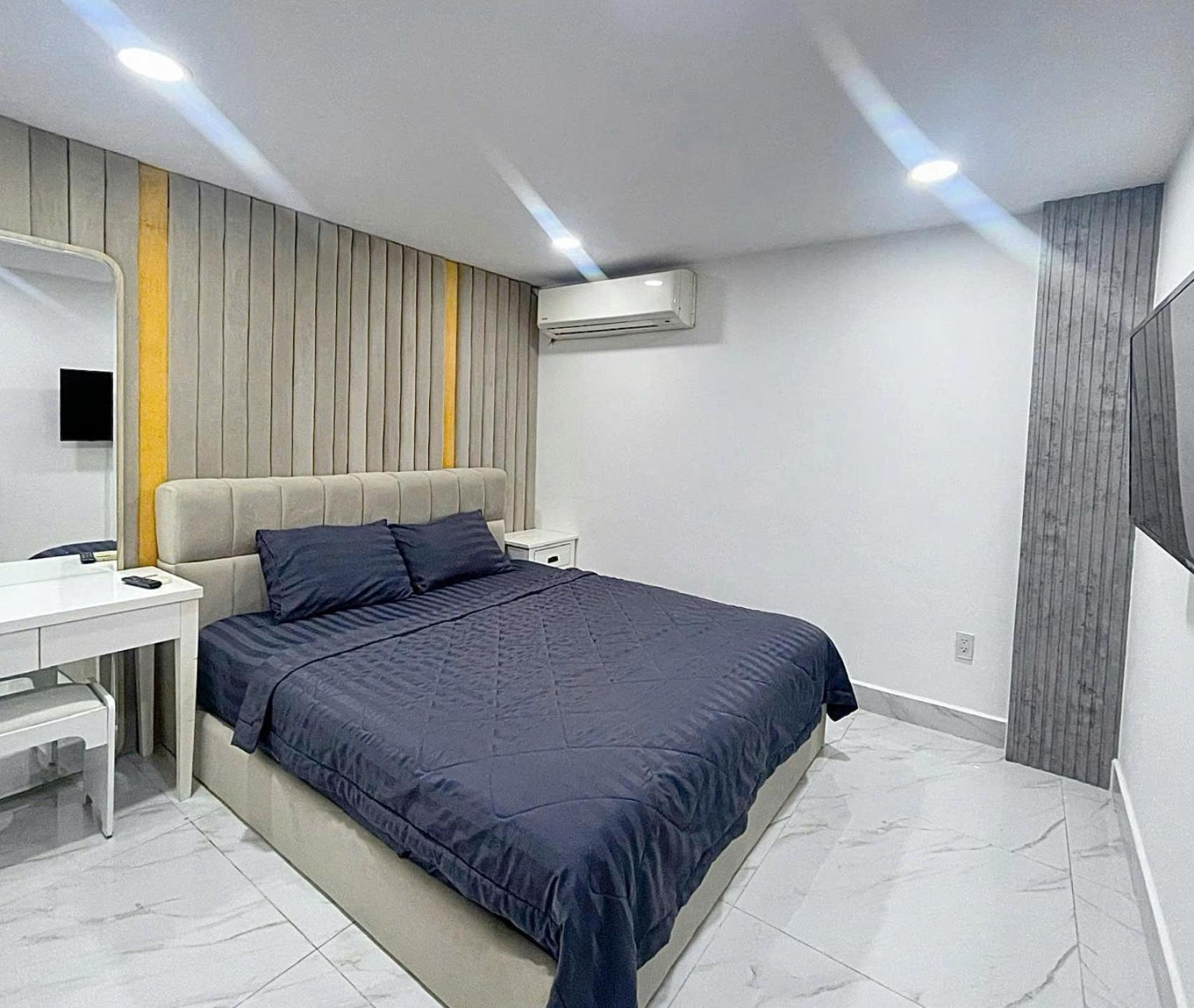 One-Bedroom Deluxe Apartment