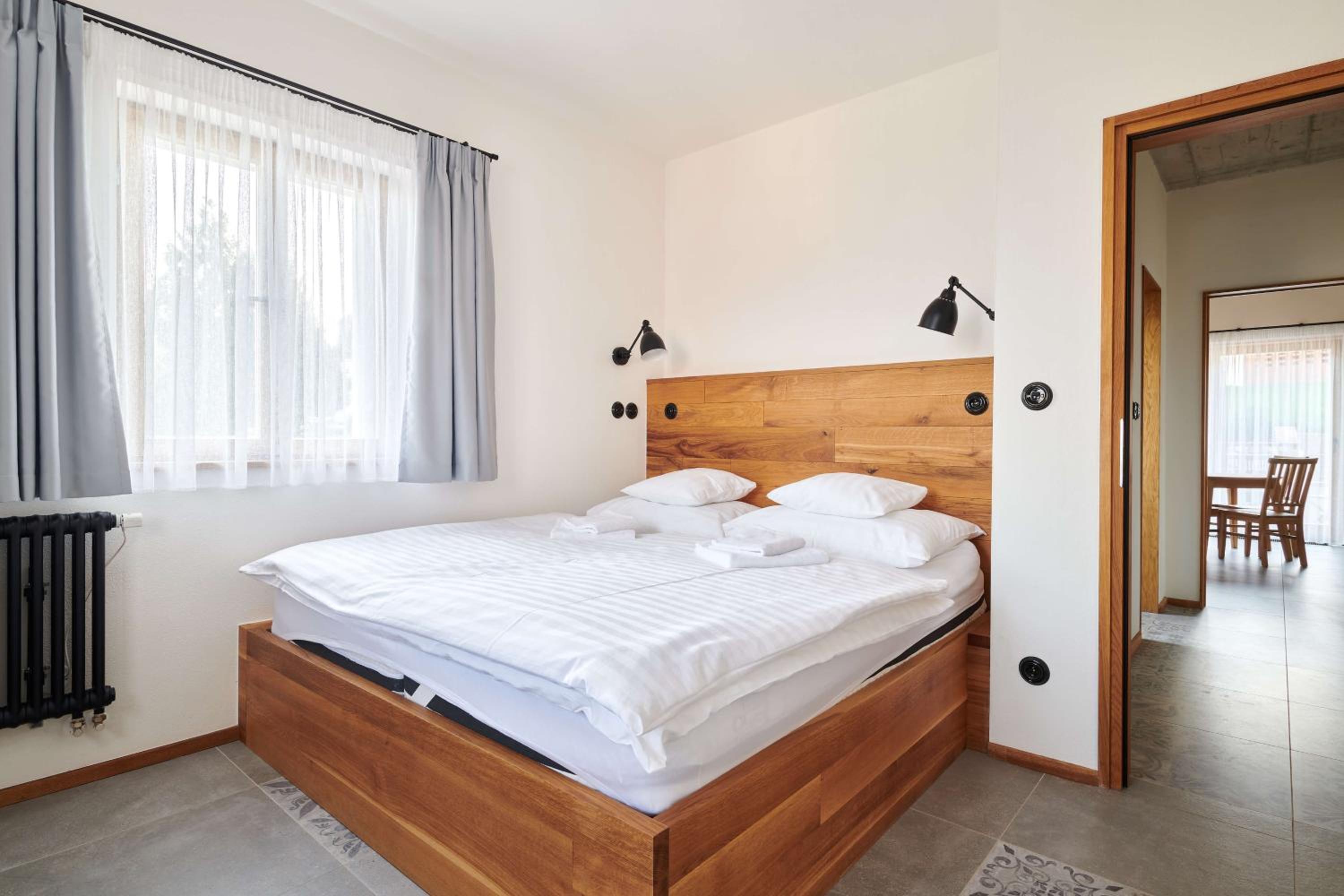 One-Bedroom Apartment - Photo 9