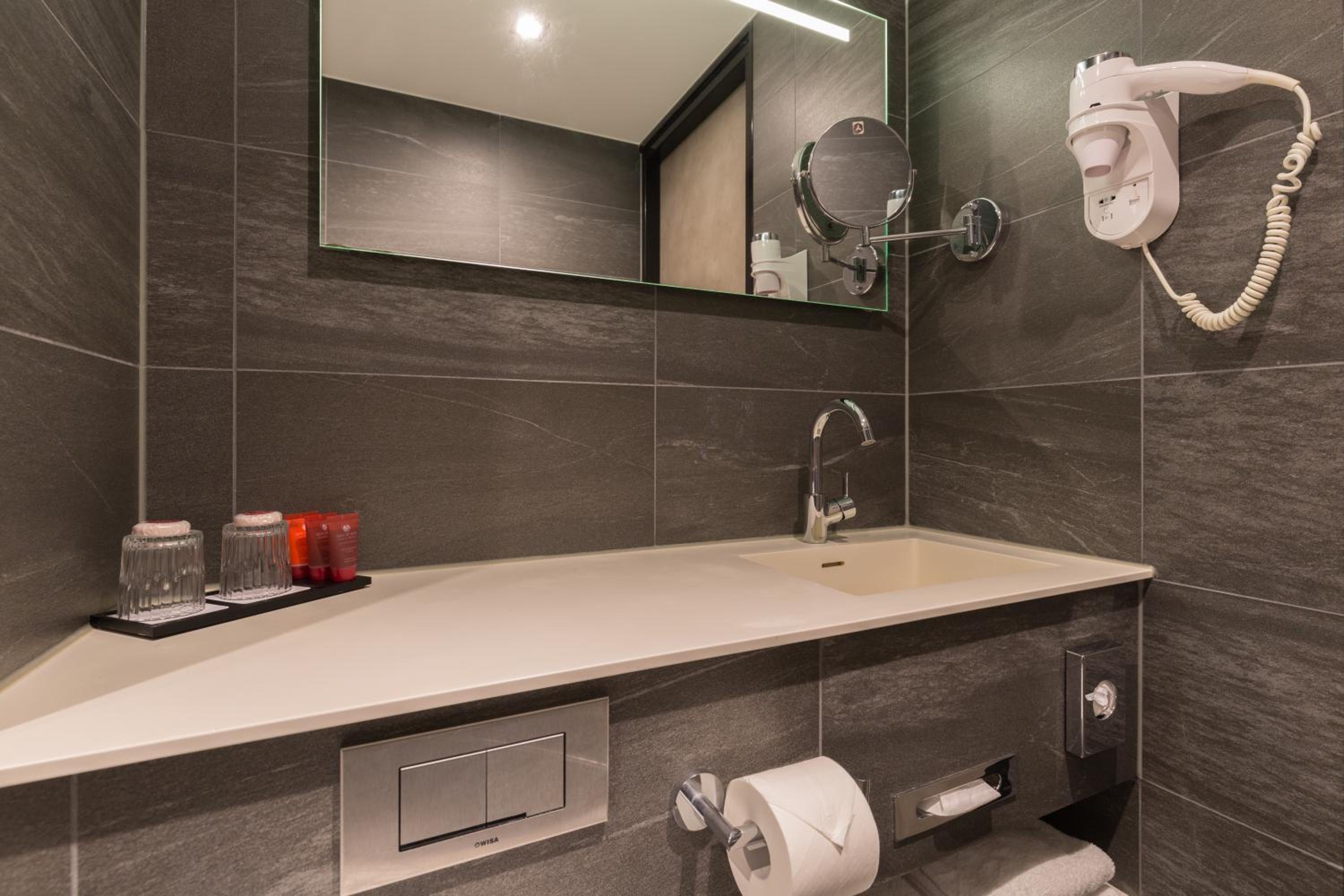 Superior Room 1 Twin Bed