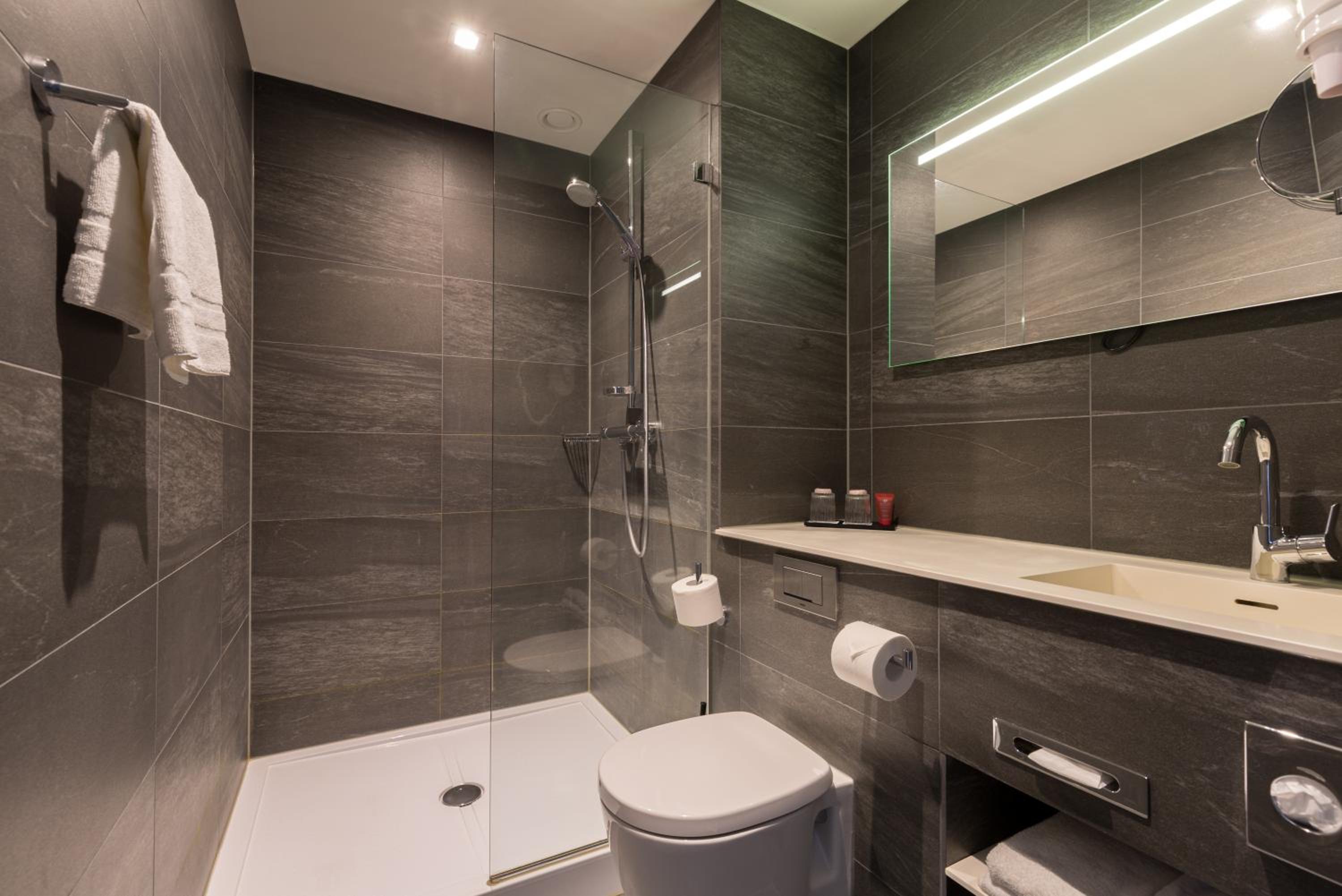 Comfort Room 1 Double Bed