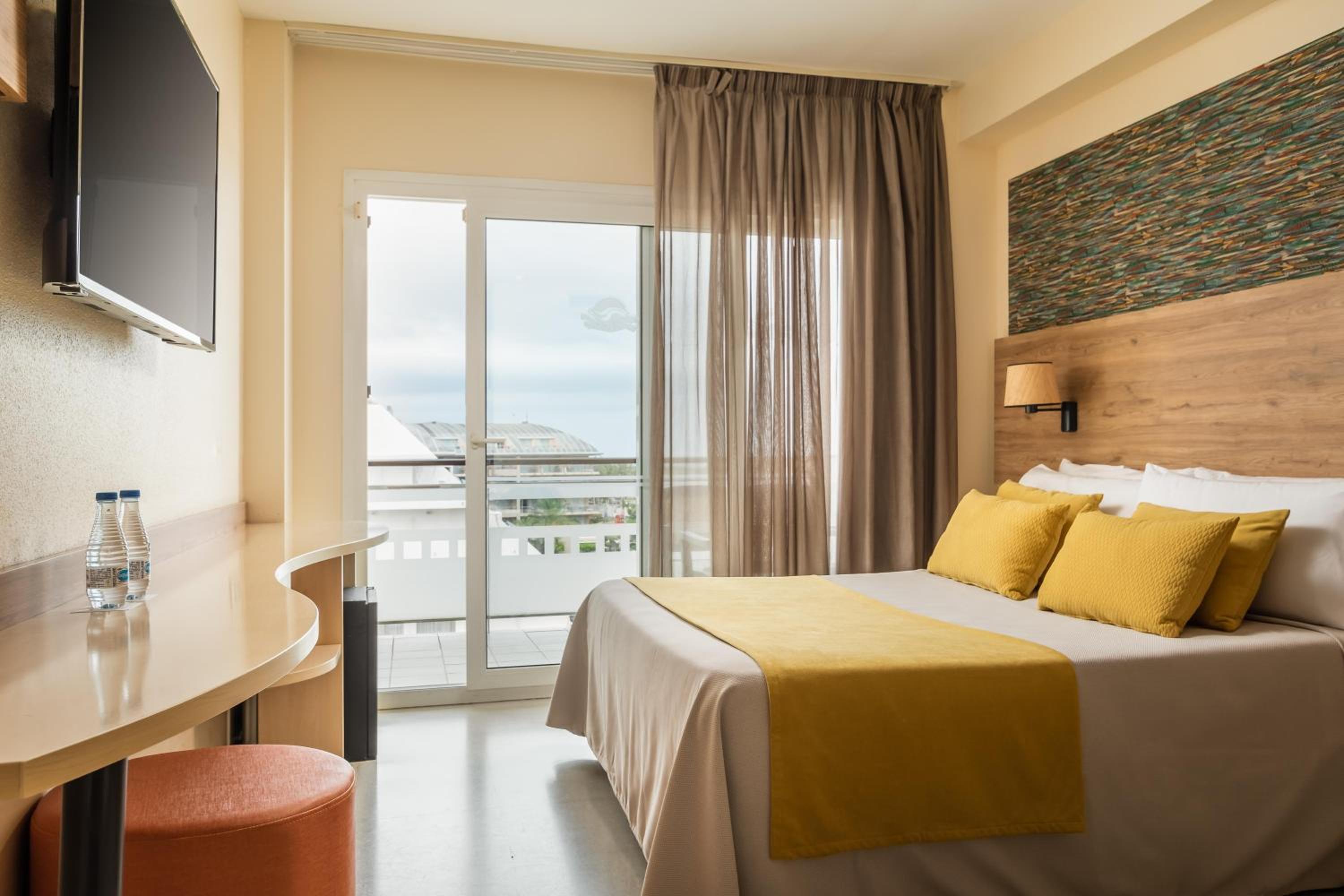 Standard Double Room - Photo 7