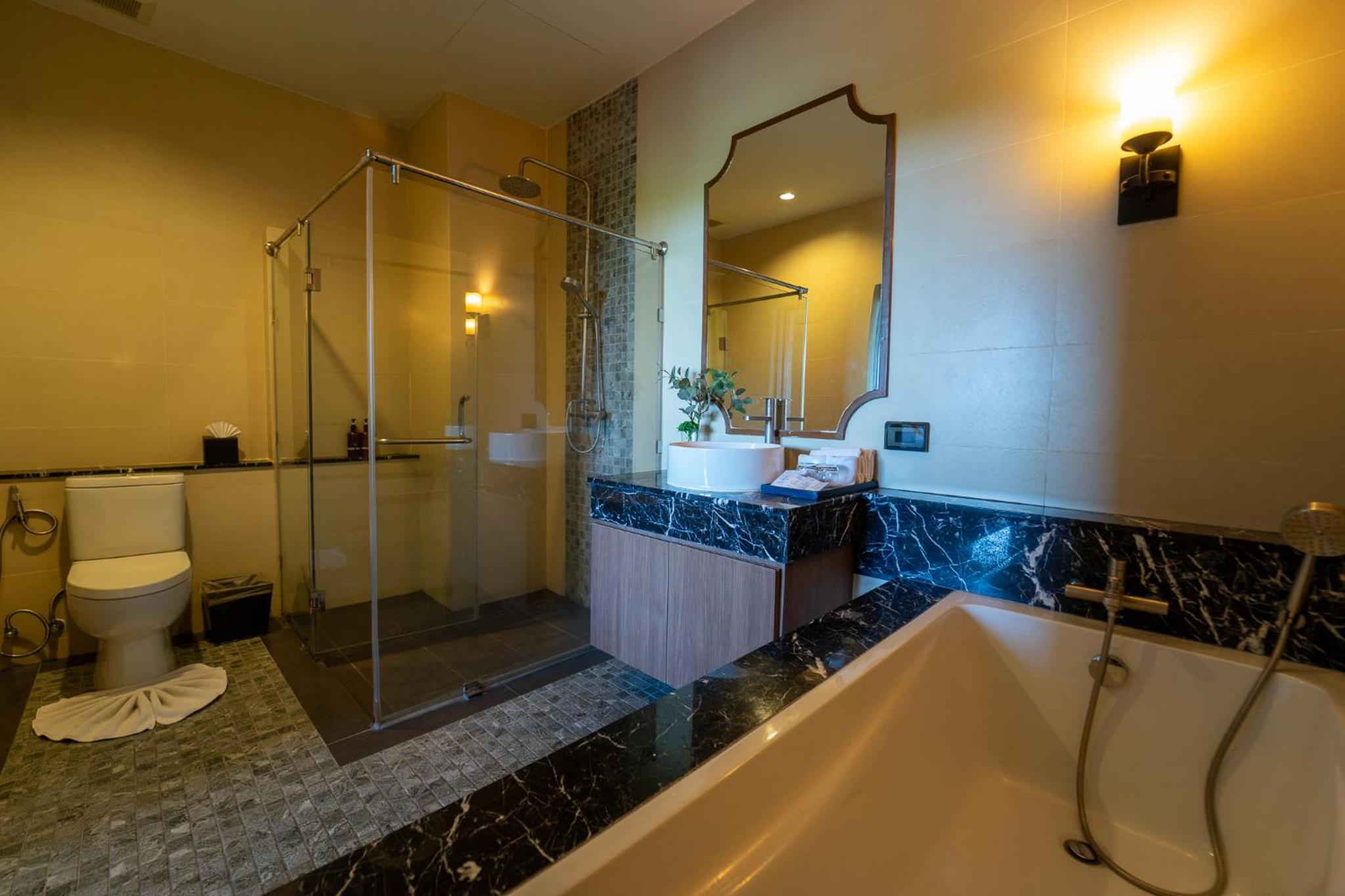 King Suite photo 3