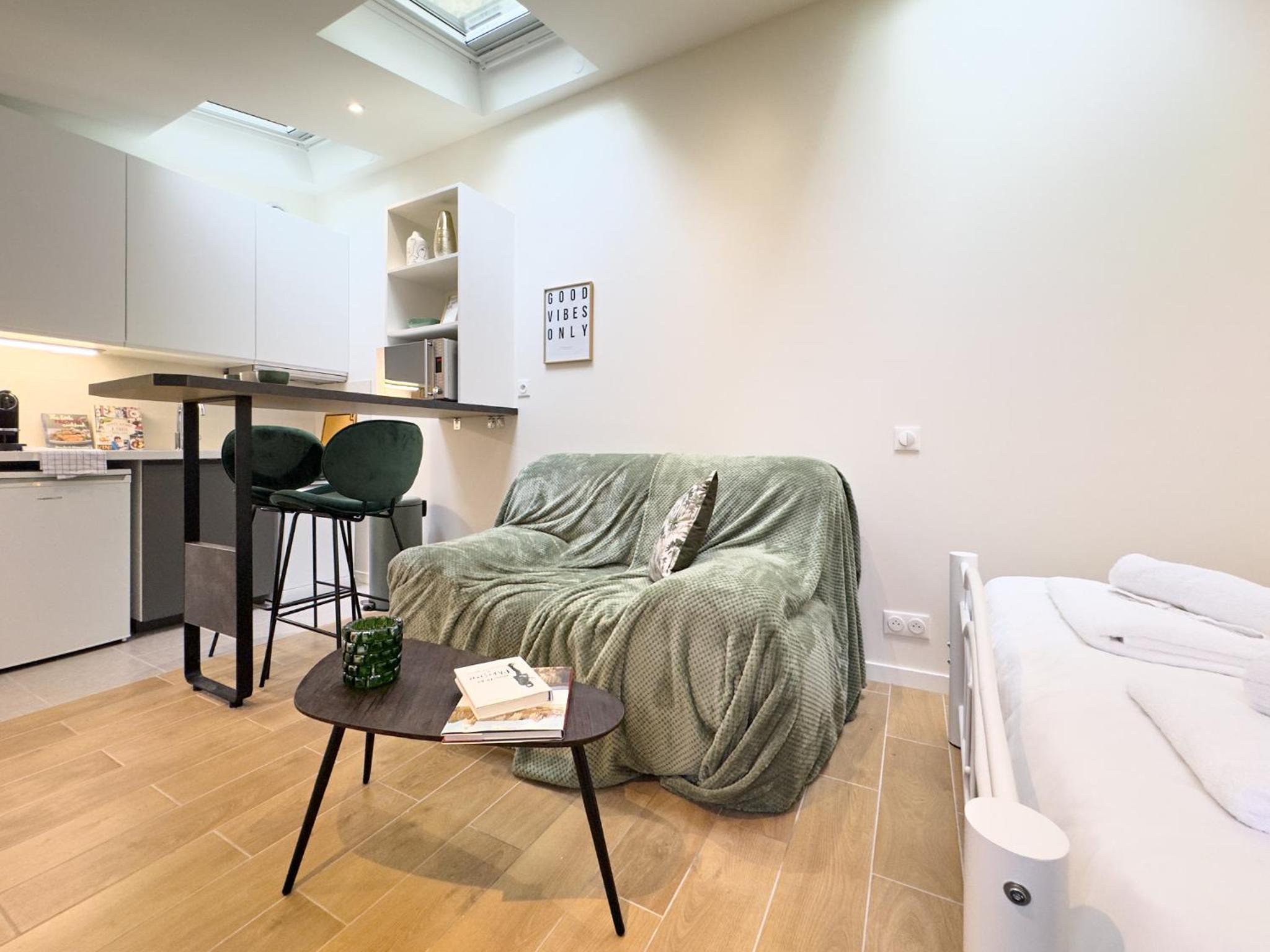 One-Bedroom Apartment photo 2