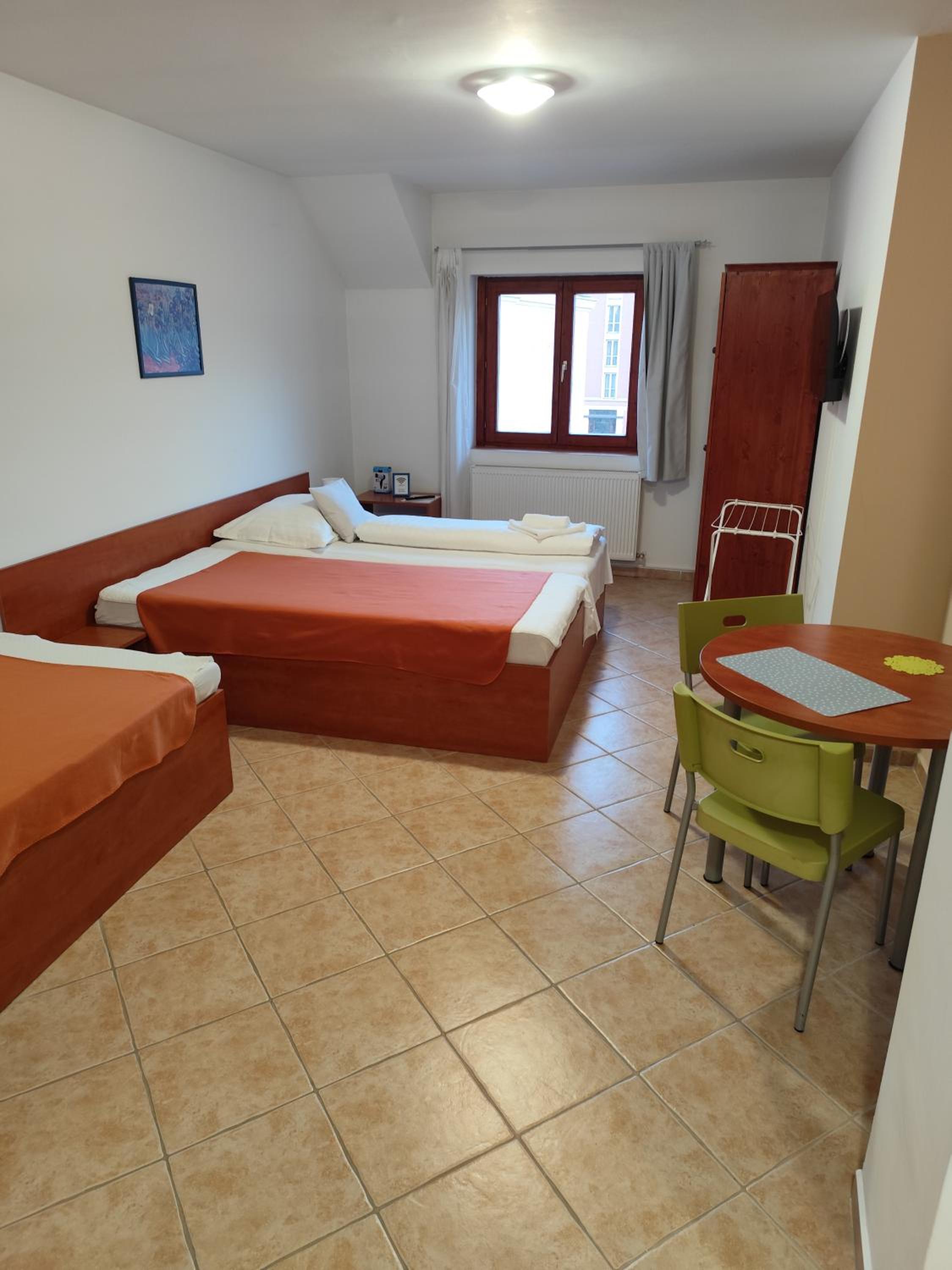 Triple Room with City View - Photo 1
