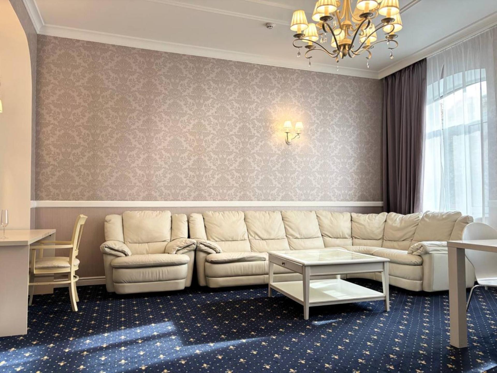 One-Bedroom Suite