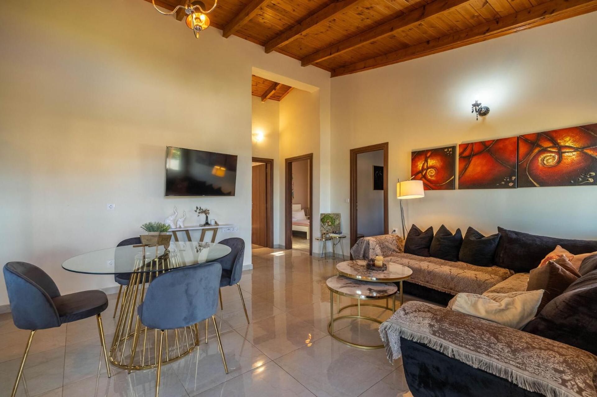 Three-Bedroom Villa photo 2