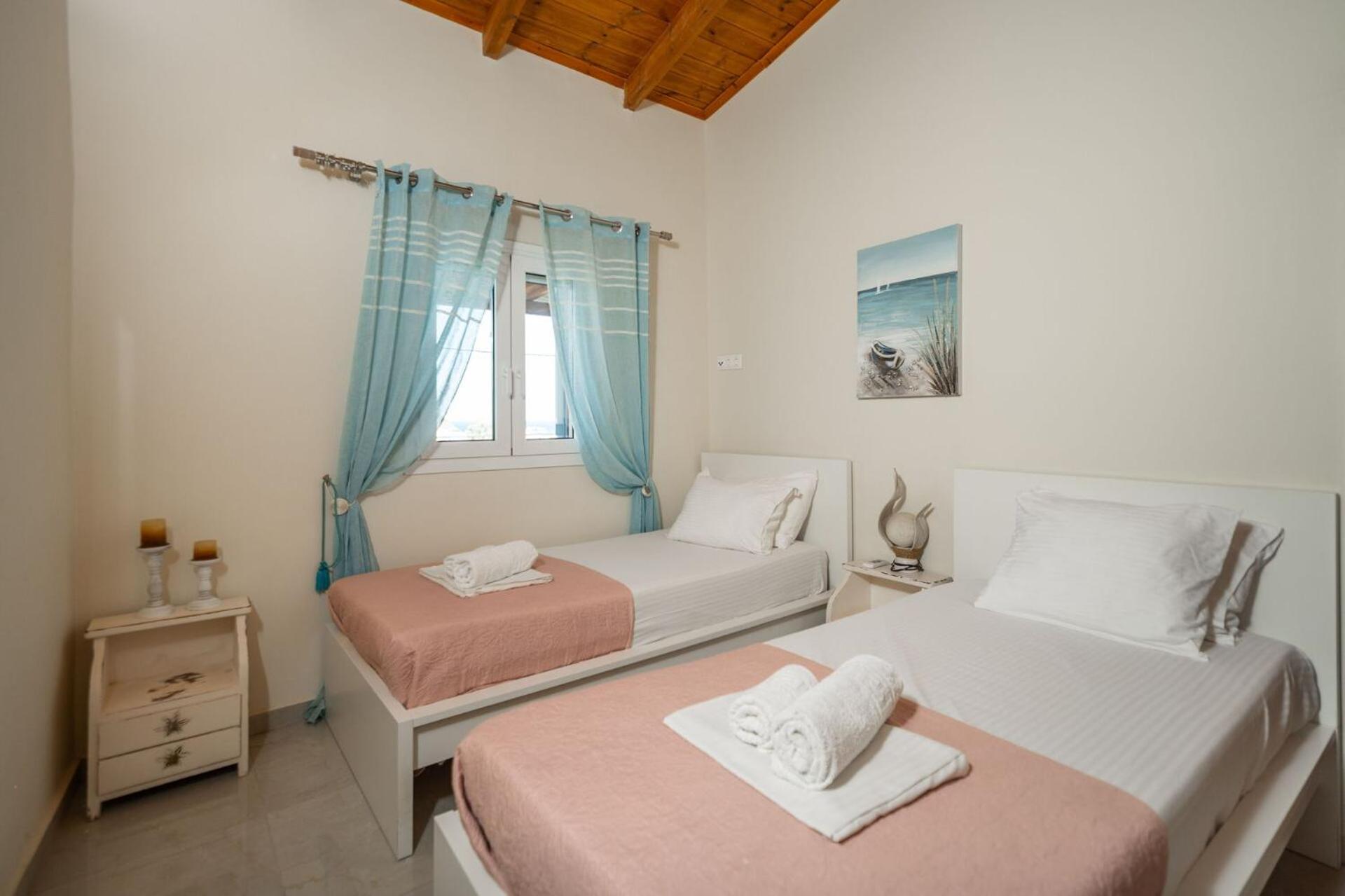 Three-Bedroom Villa photo 3