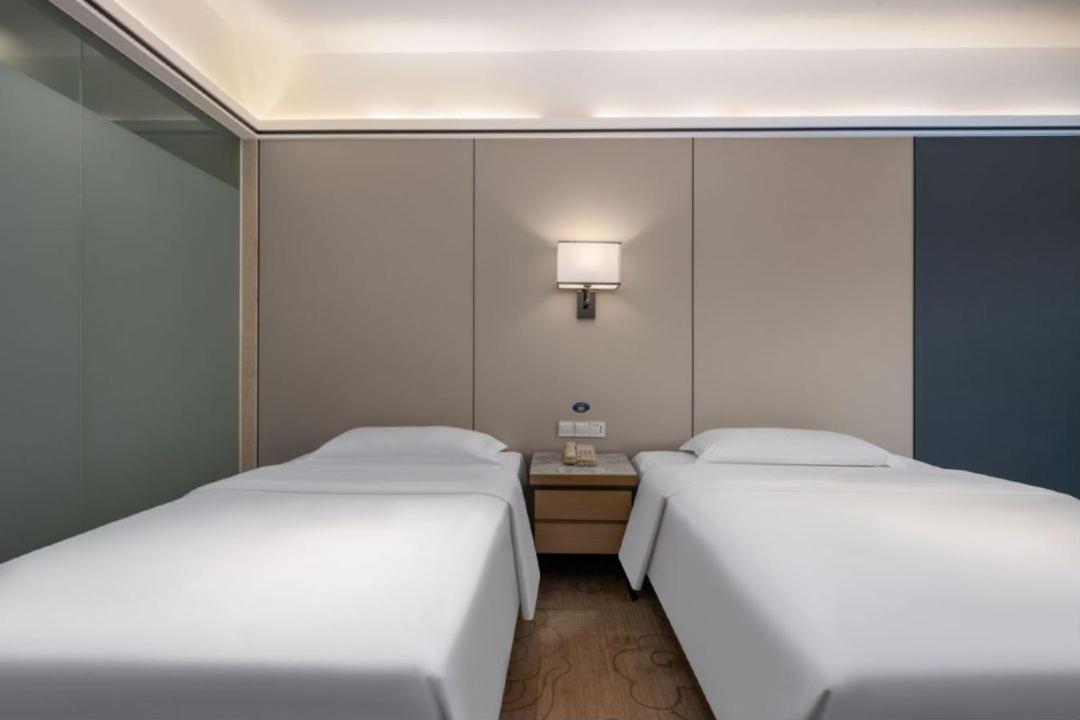 Business Twin Room photo 3