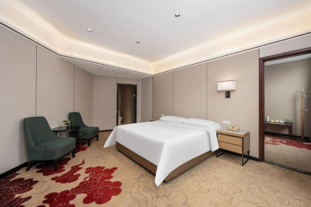 Deluxe Suite photo 2