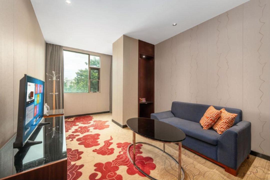 Deluxe Suite photo 3