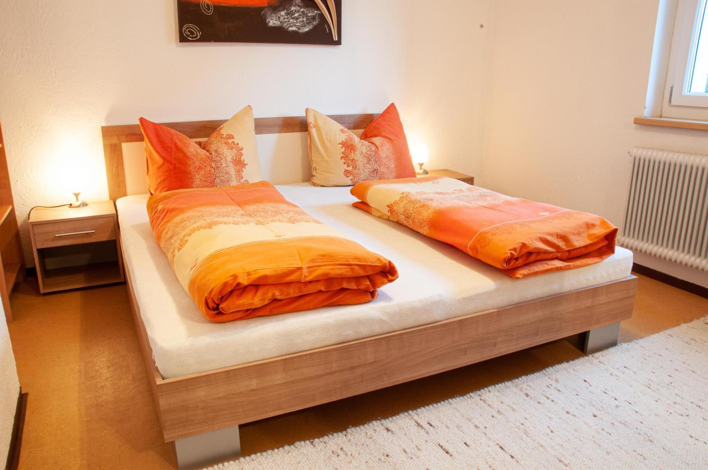Three-Bedroom Apartment with Shower photo 1
