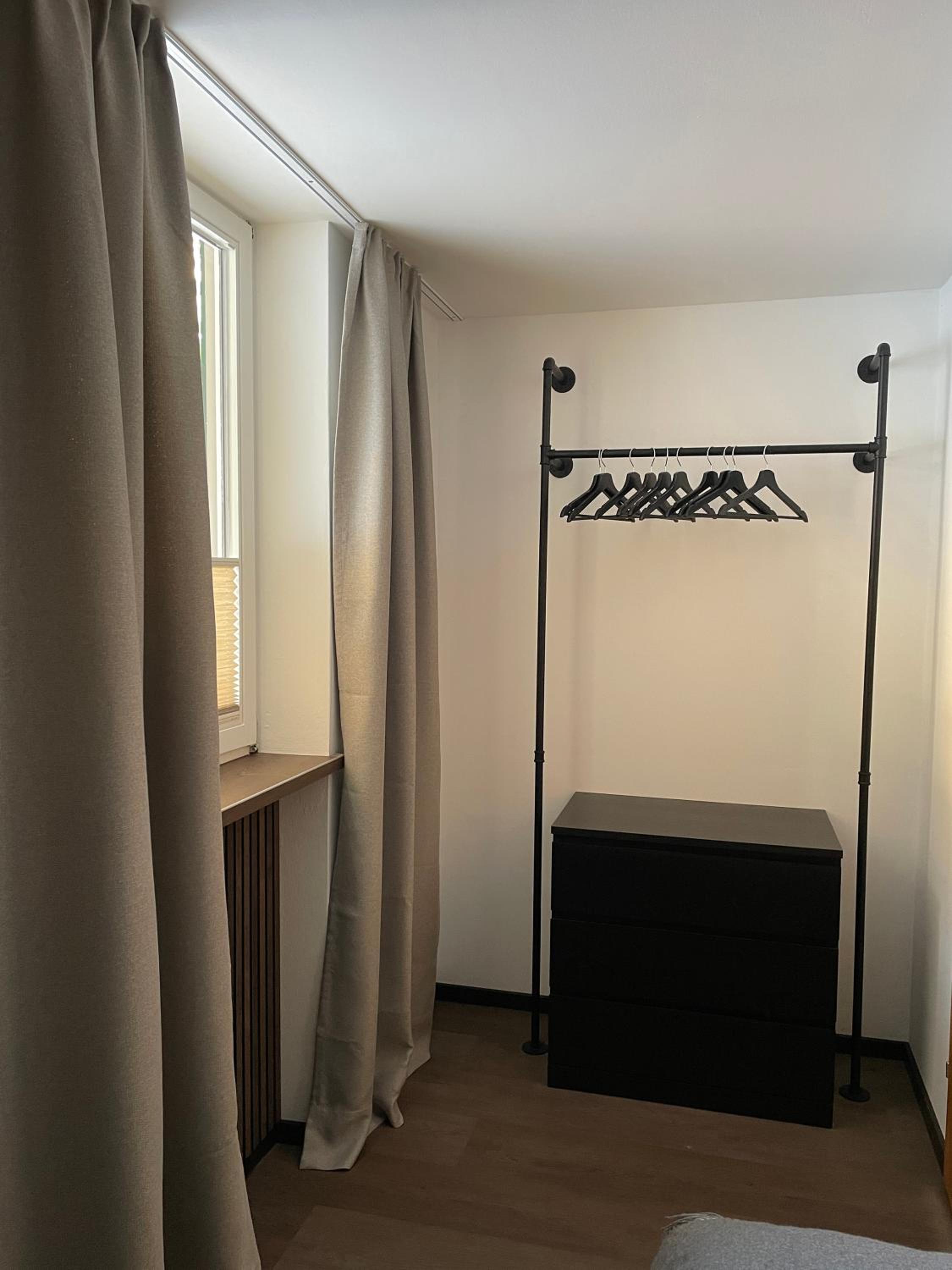 One-Bedroom Apartment photo 1