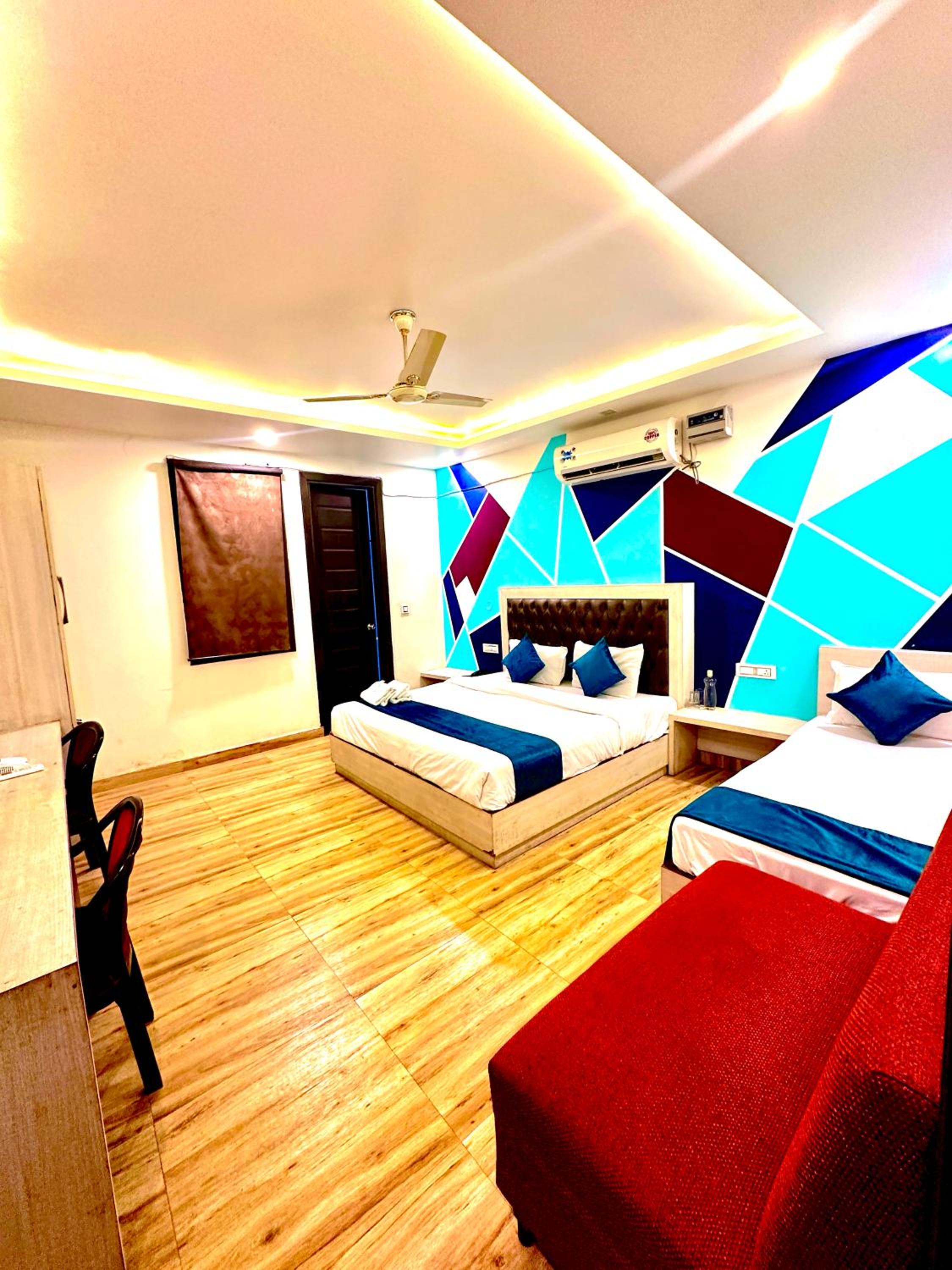 Family Room photo 1