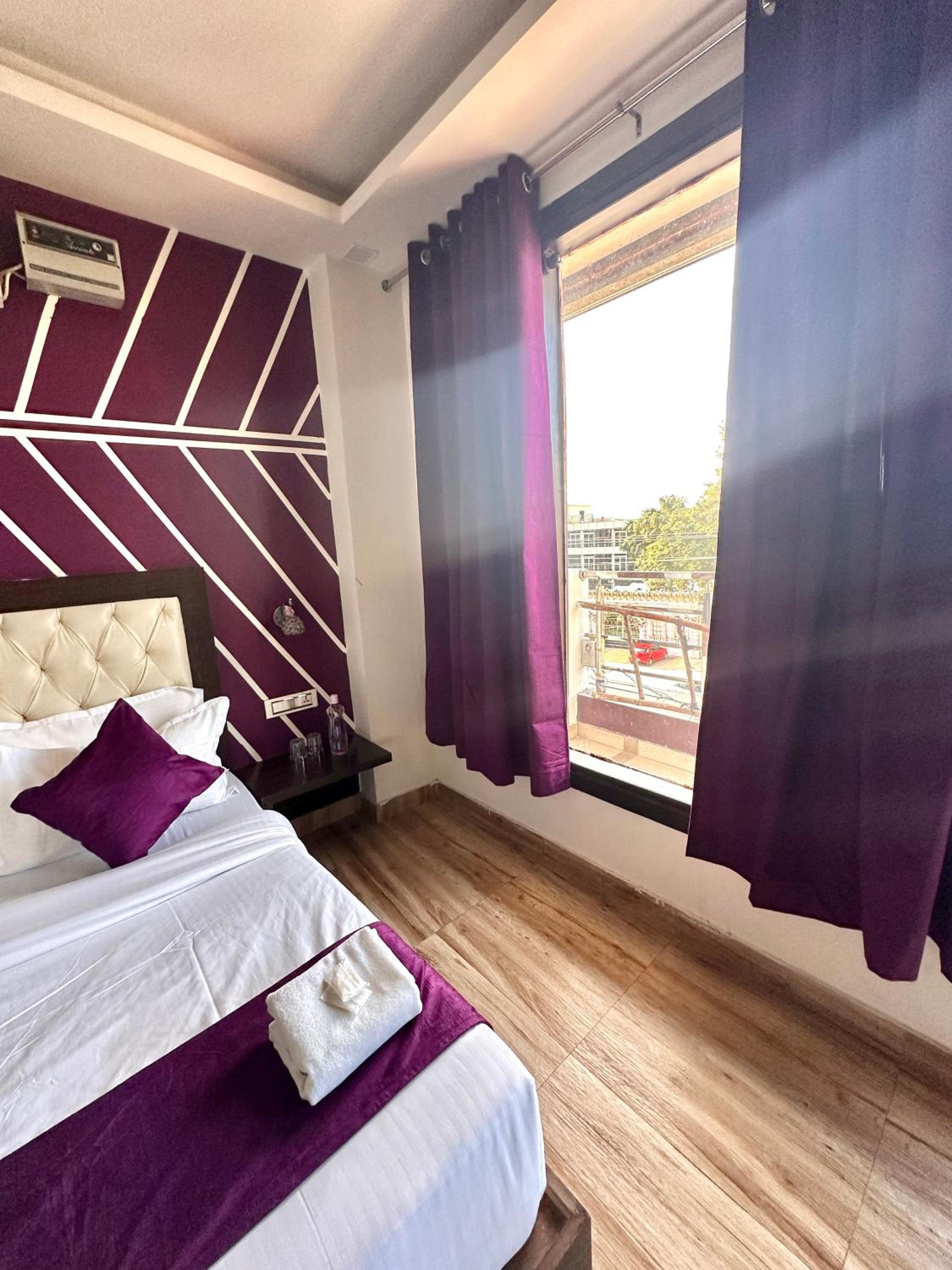 King Room with Balcony photo 3