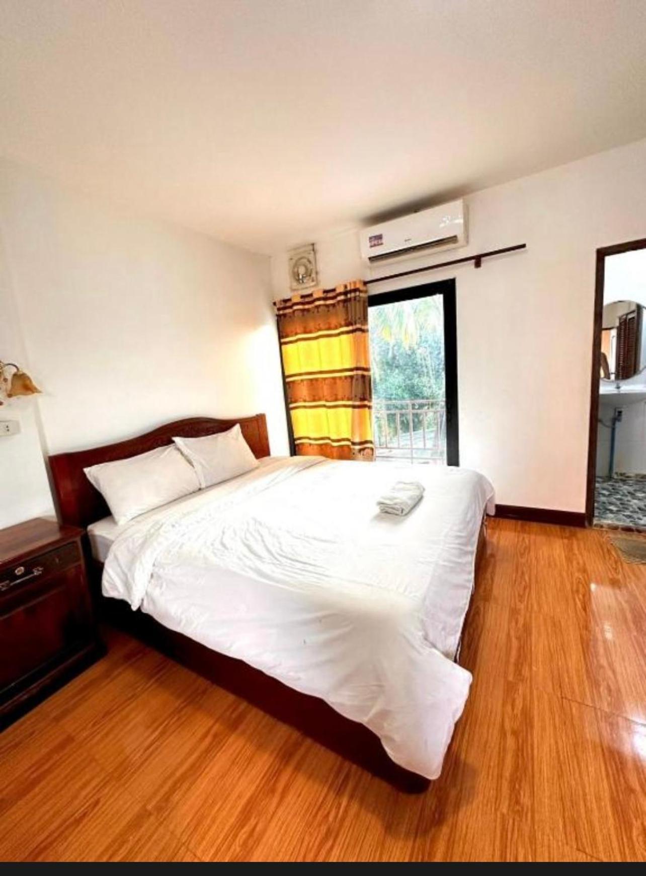 King Room with Balcony photo 2