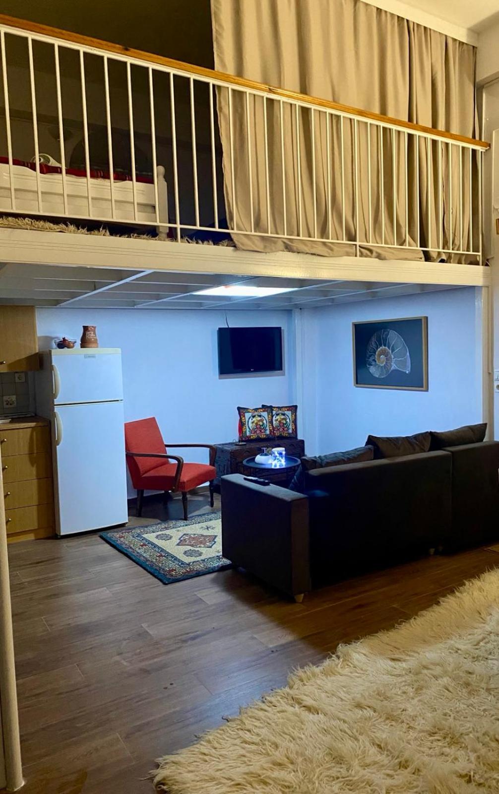 One-Bedroom Apartment photo 2