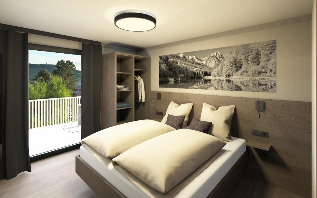 Three-Bedroom Apartment with Balcony and Mountain View photo 2