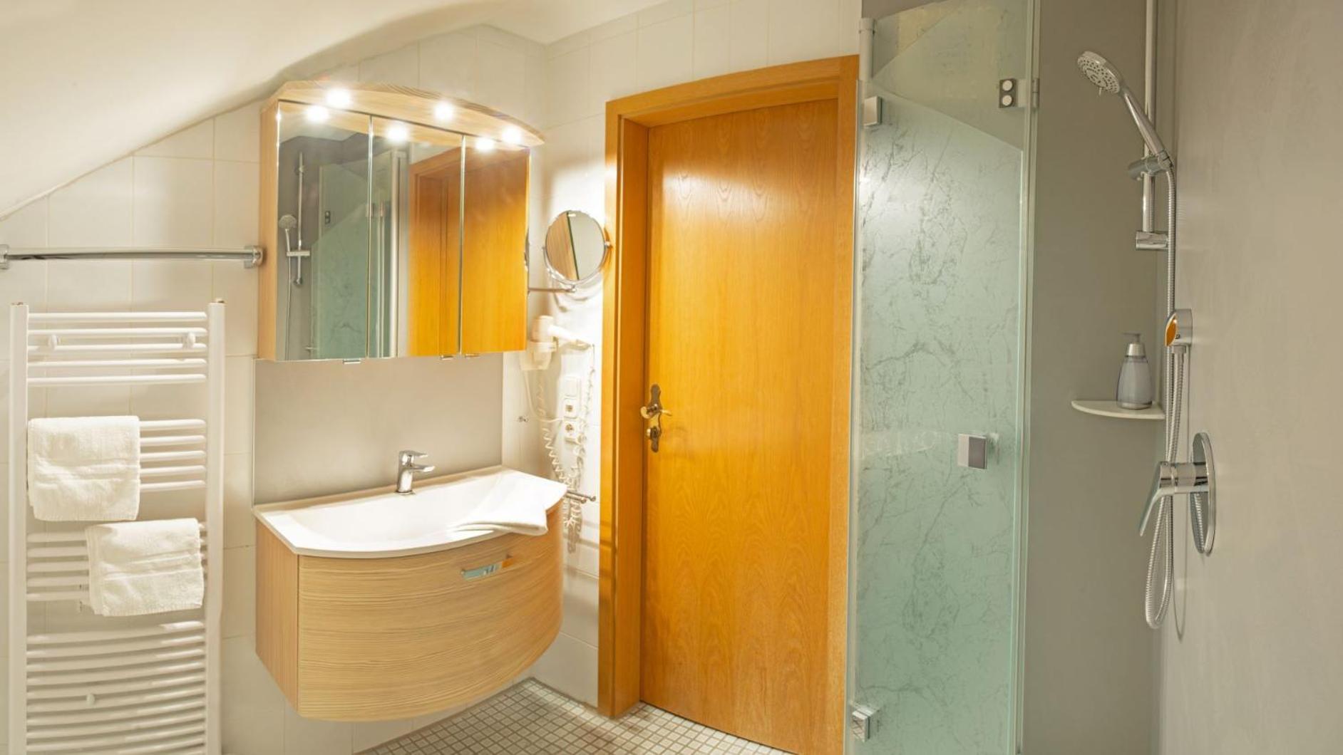 Double Room with Balcony photo 3