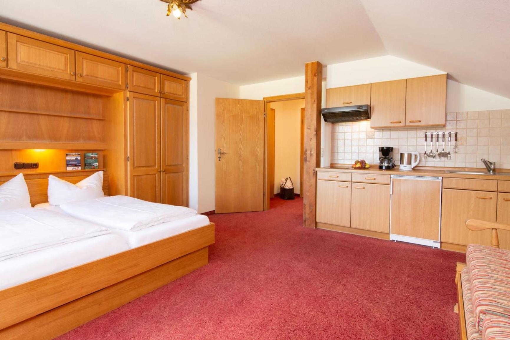 Double Room with Balcony photo 2