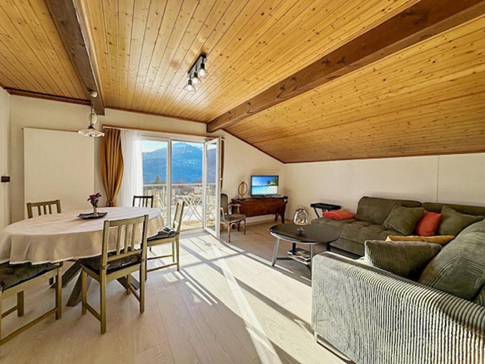 Apartment with Mountain View photo 1