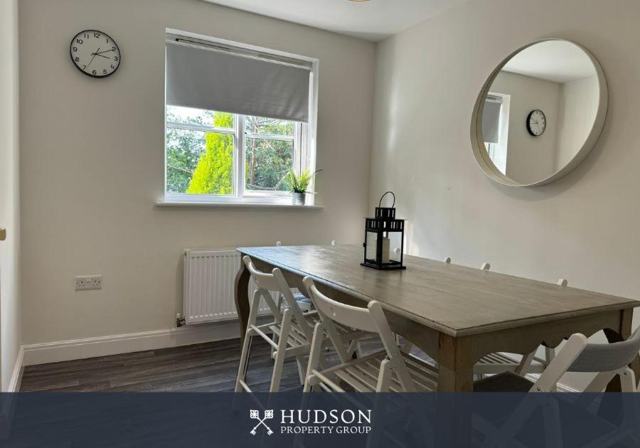 Four-Bedroom House photo 2