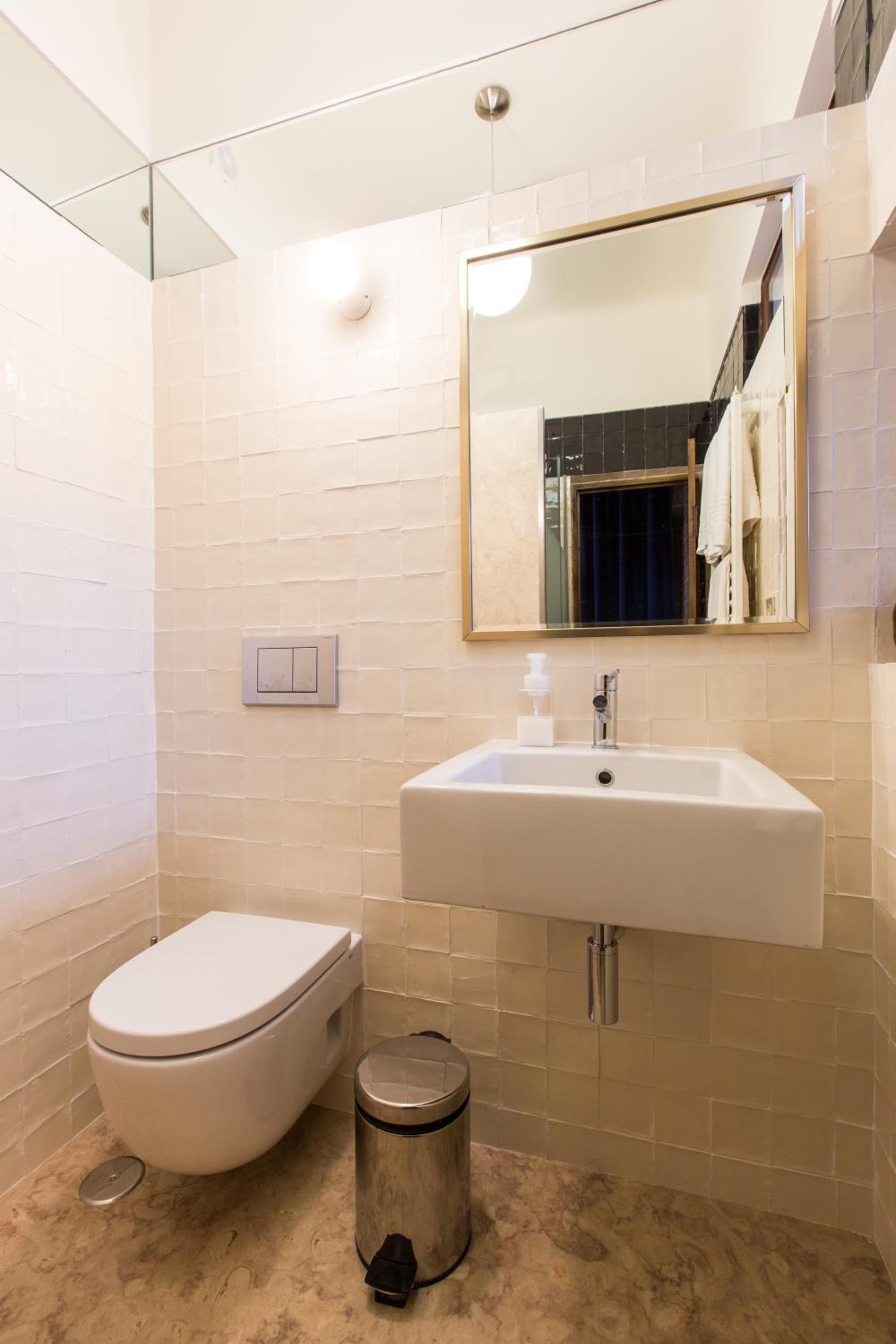 Triple Room - Photo 9