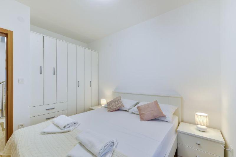 Villa photo 3